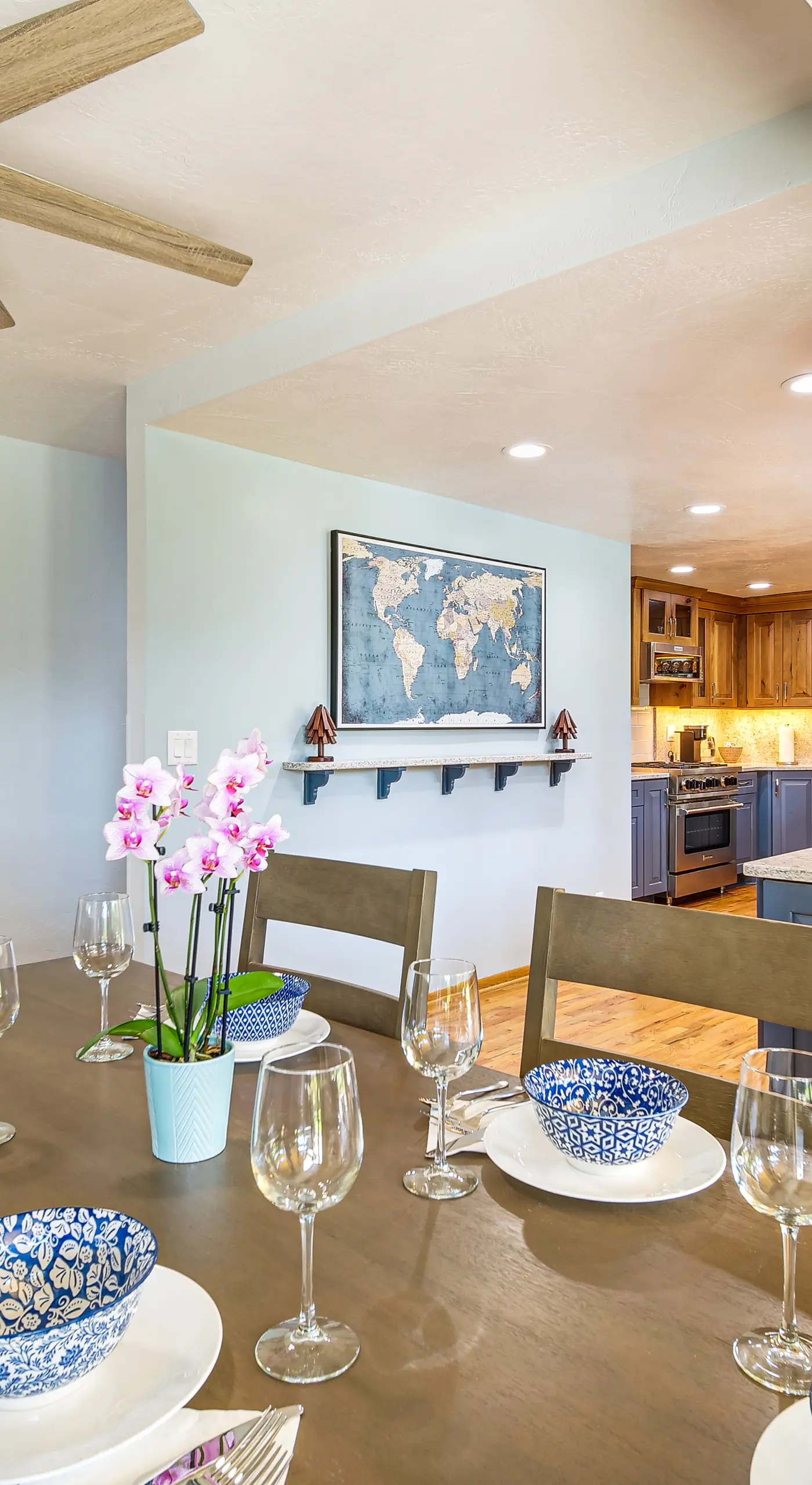 Lovely Riverfront Grants Pass Home: Pool & Hot Tub