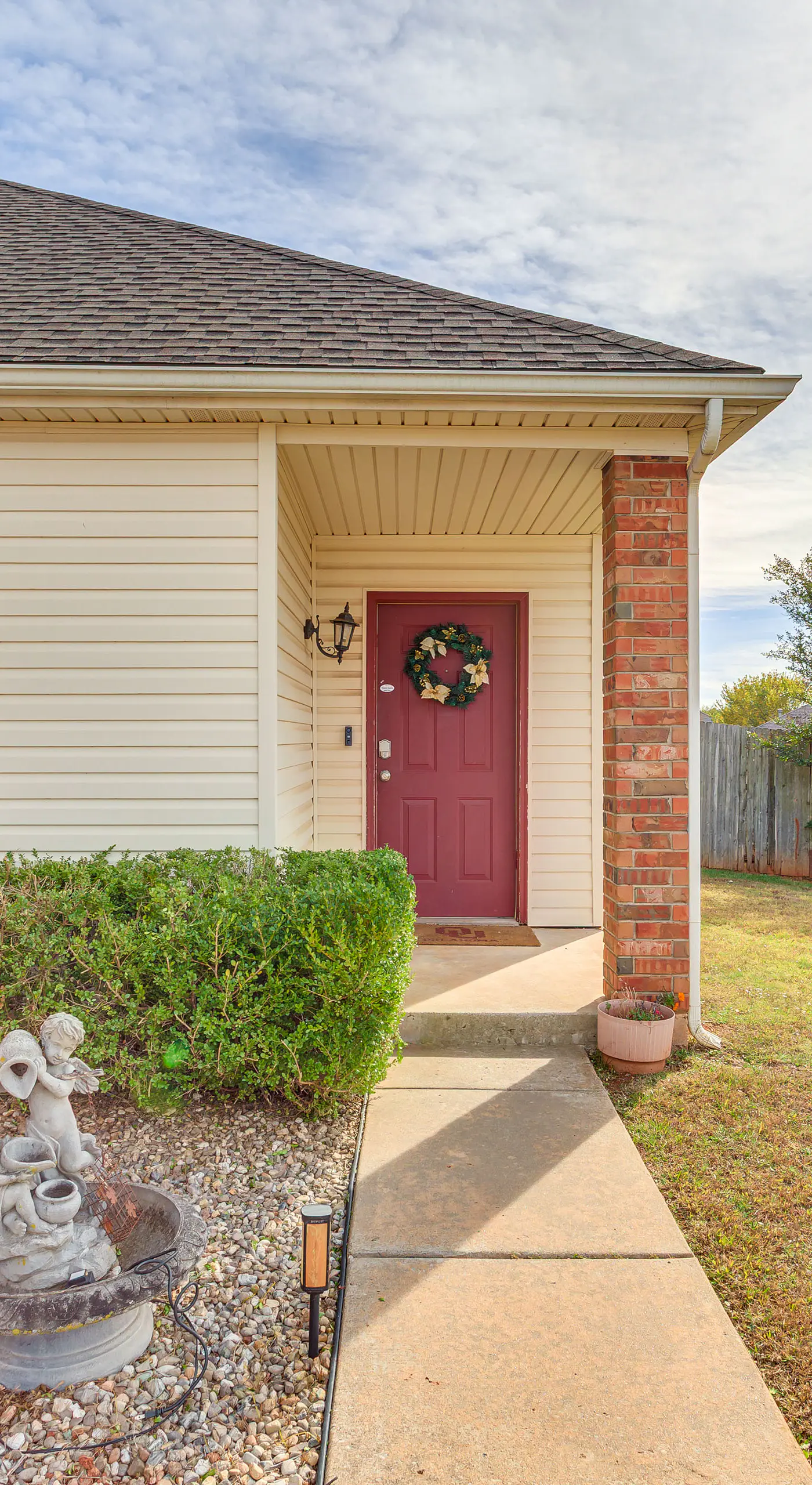 Private Patio + Yard: Home By Tinker & Hospitals!