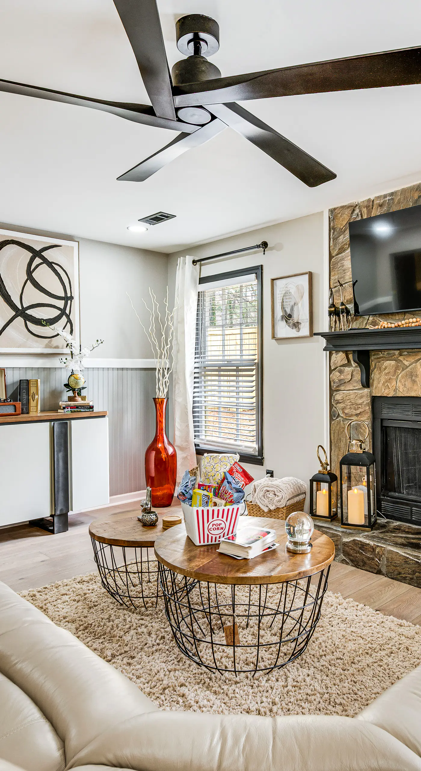 4 Mi to Airport: Atlanta Home w/ Deck & Hot Tub
