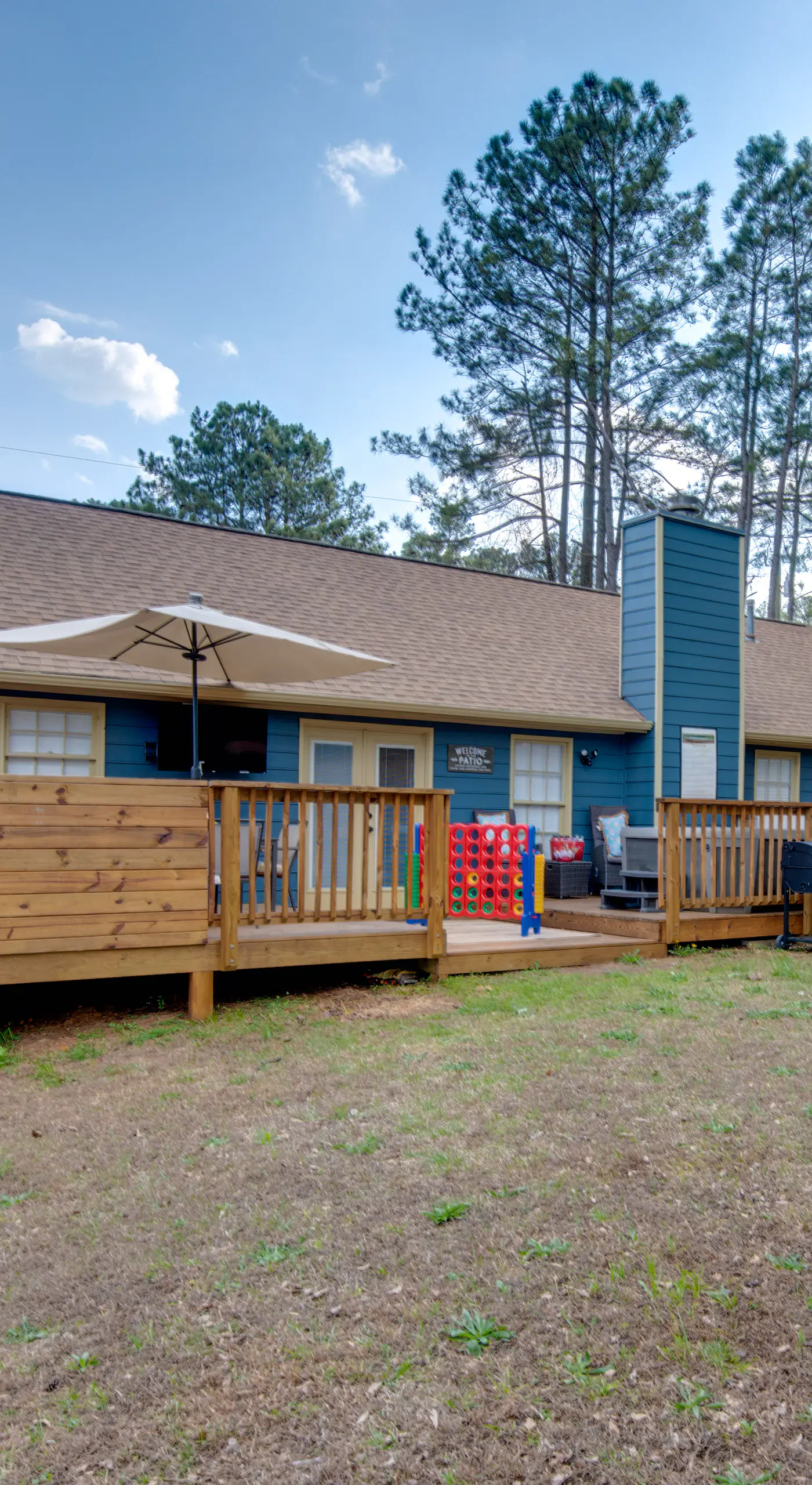 4 Mi to Airport: Atlanta Home w/ Deck & Hot Tub