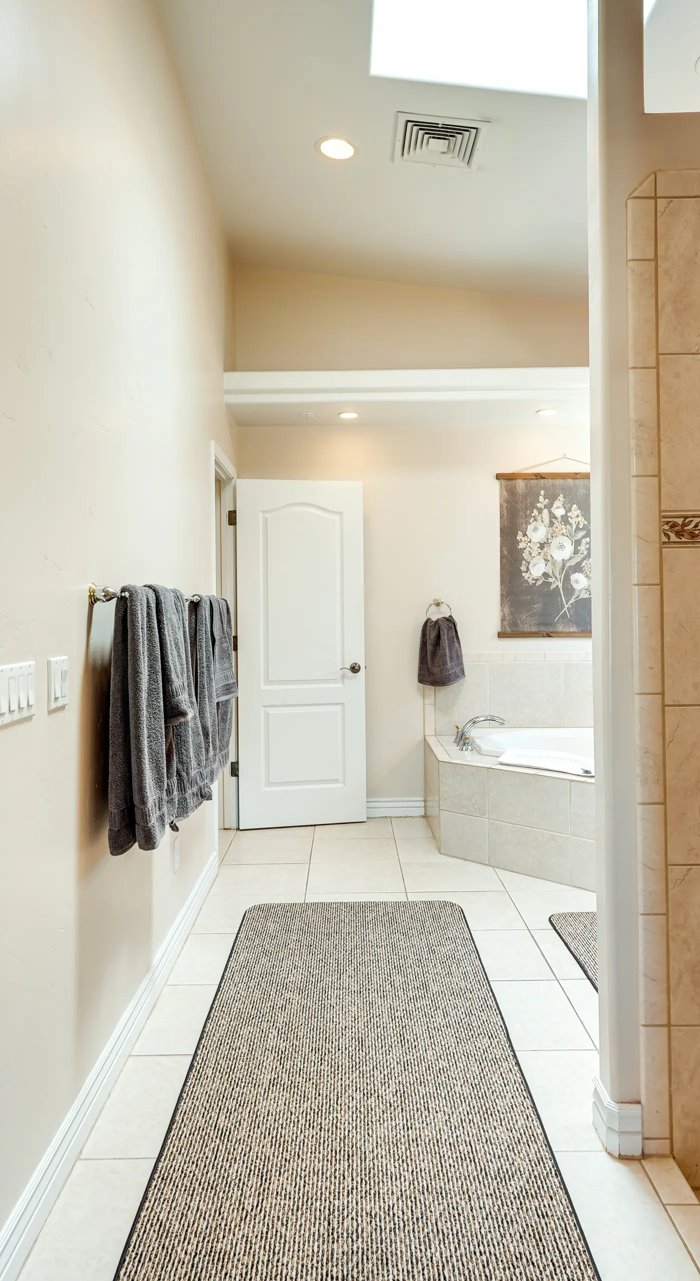 Lake Havasu City Escape w/ Pool, Patio & Grill!