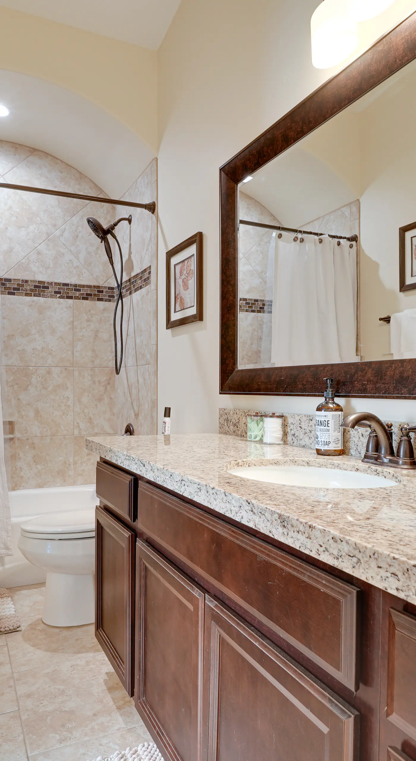 Patio & Grill: Family-Friendly Lake Havasu Home