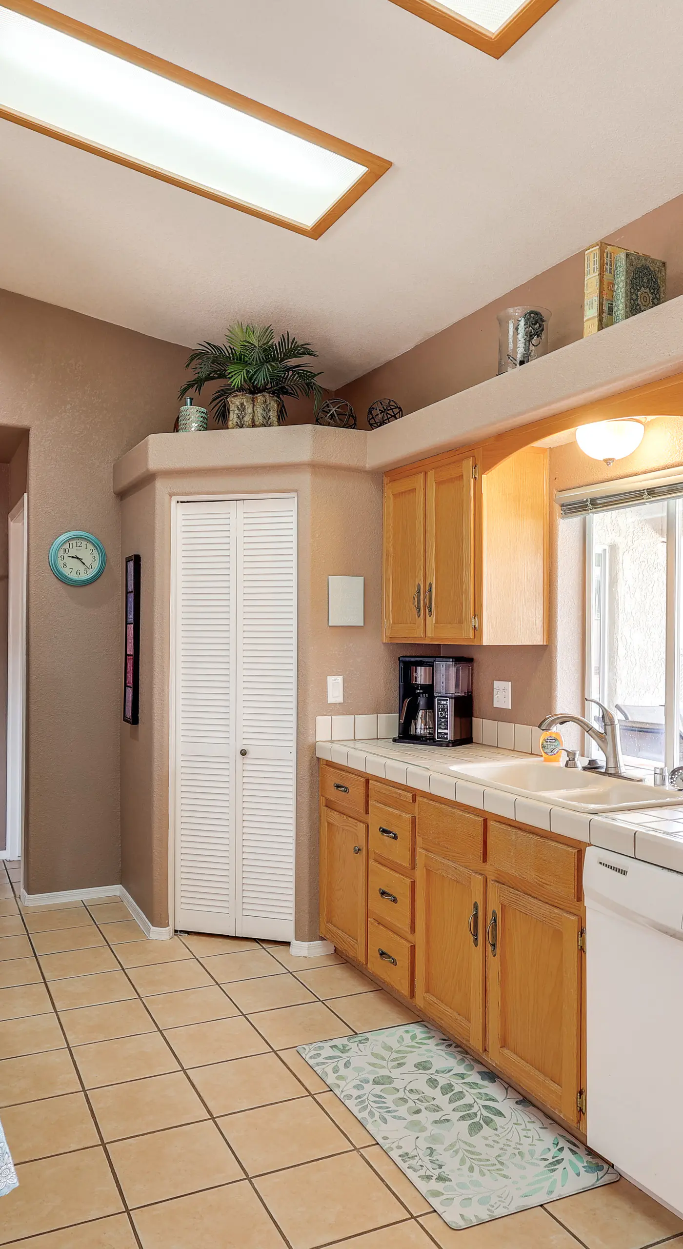 Cozy Lake Havasu City Home - Pool and Hot Tub