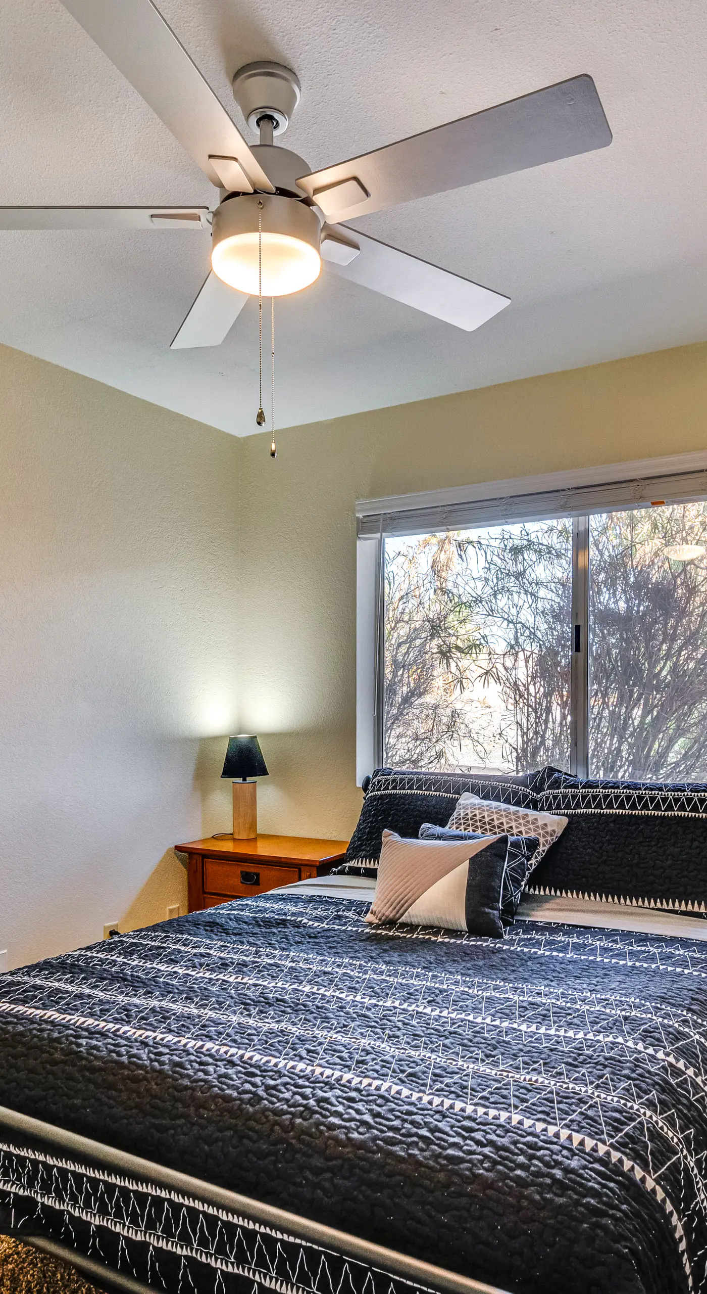 2 Mi to Lake Havasu: Pet-Friendly Home