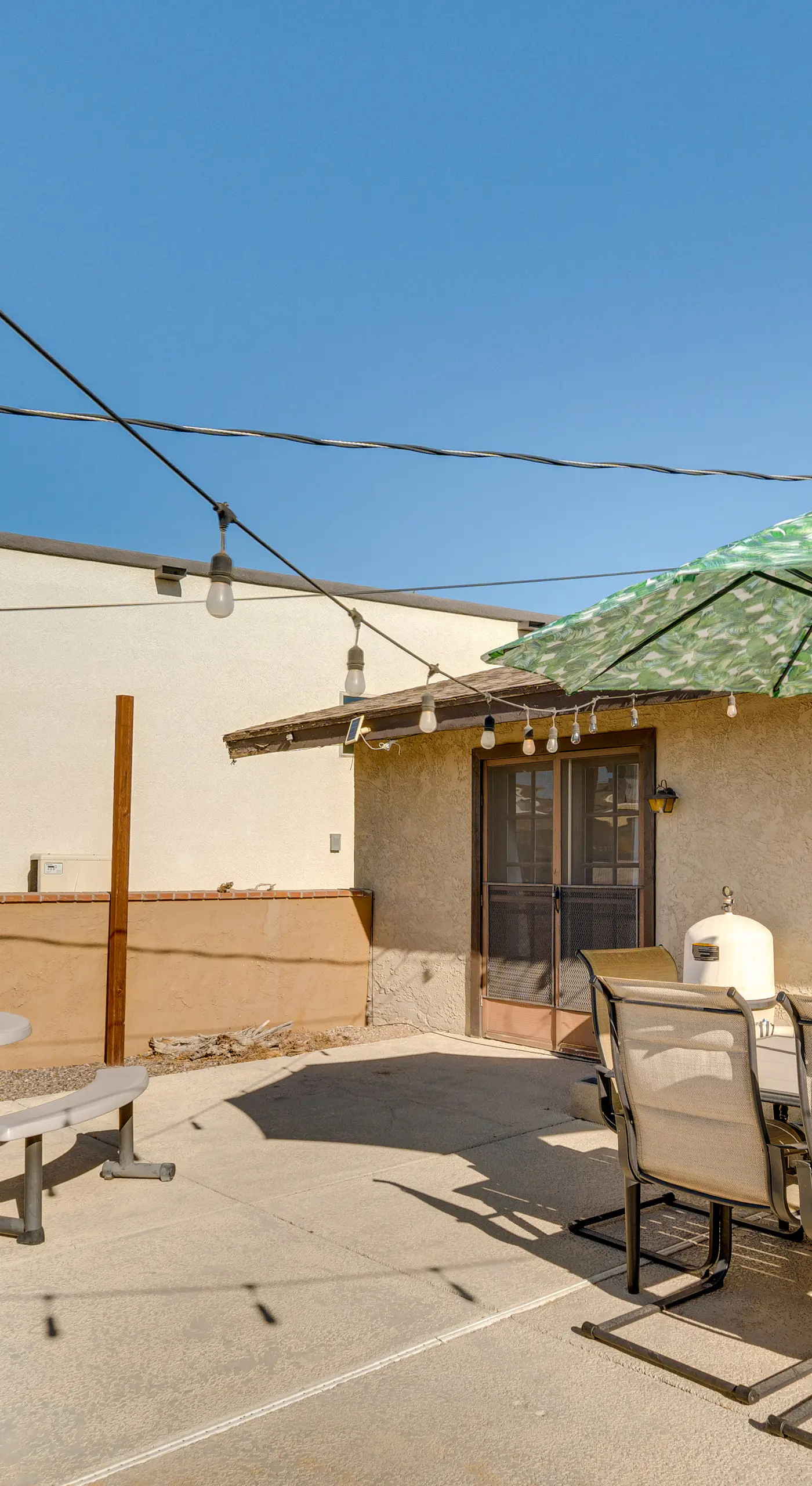 2 Mi to Lake Havasu: Pet-Friendly Home