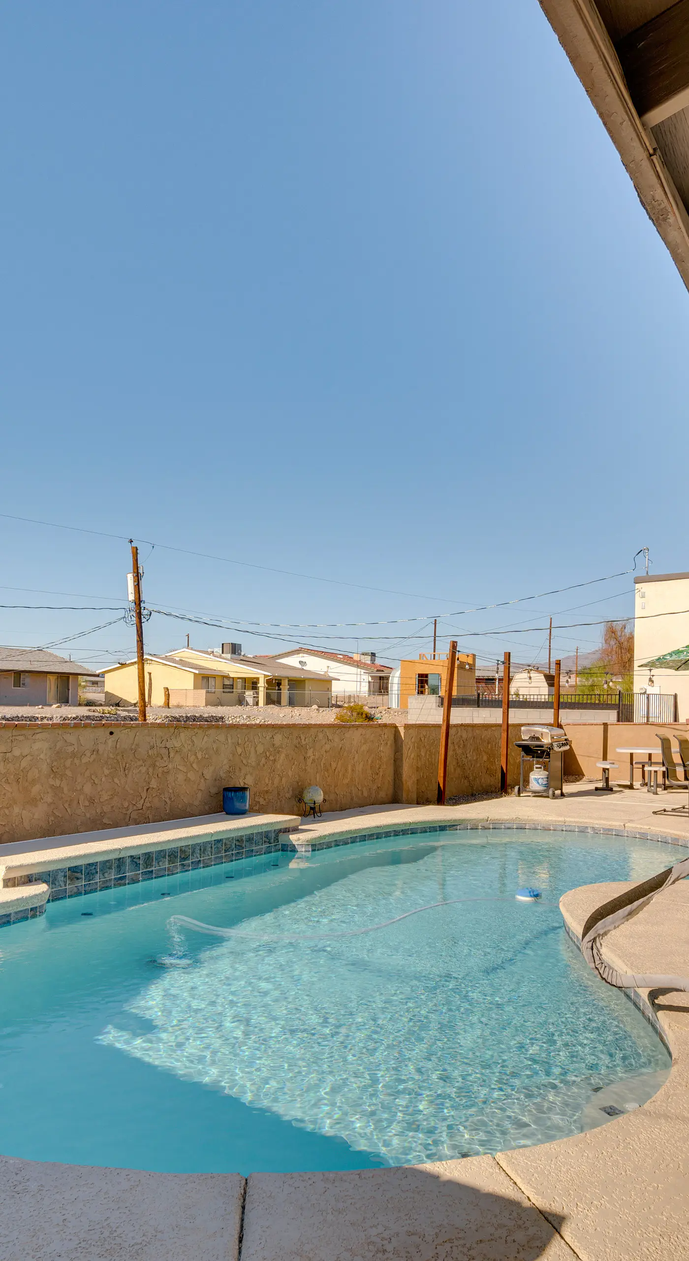 2 Mi to Lake Havasu: Pet-Friendly Home