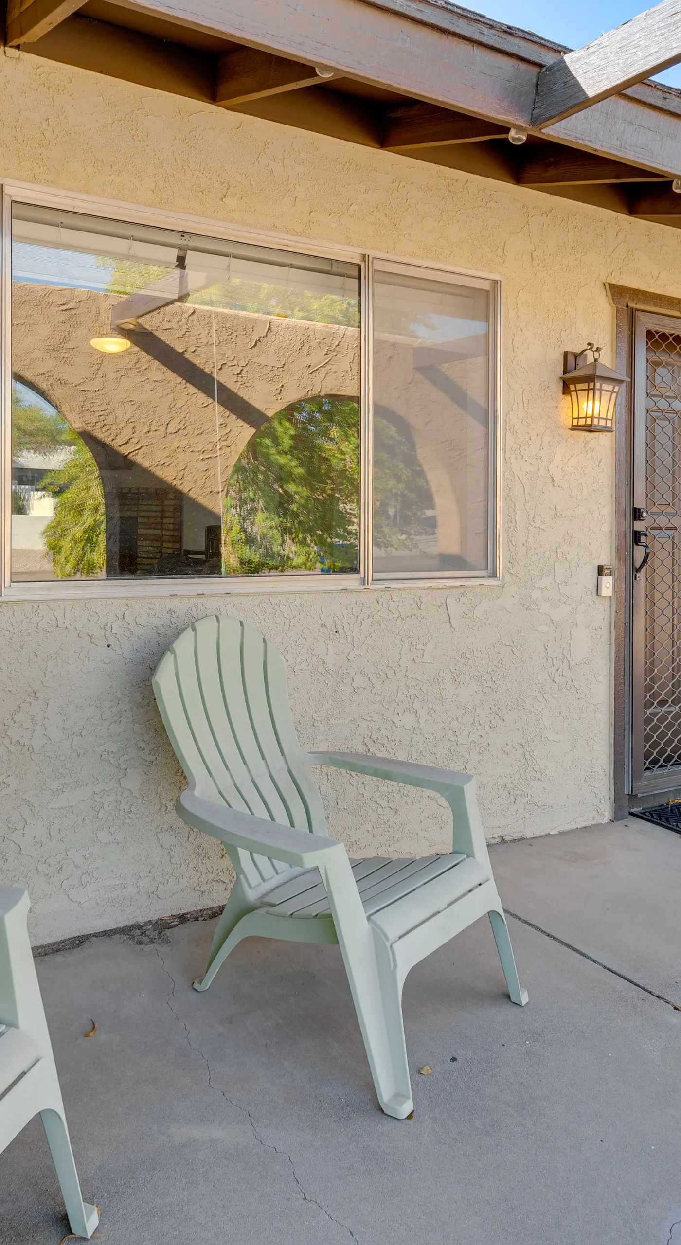 2 Mi to Lake Havasu: Pet-Friendly Home