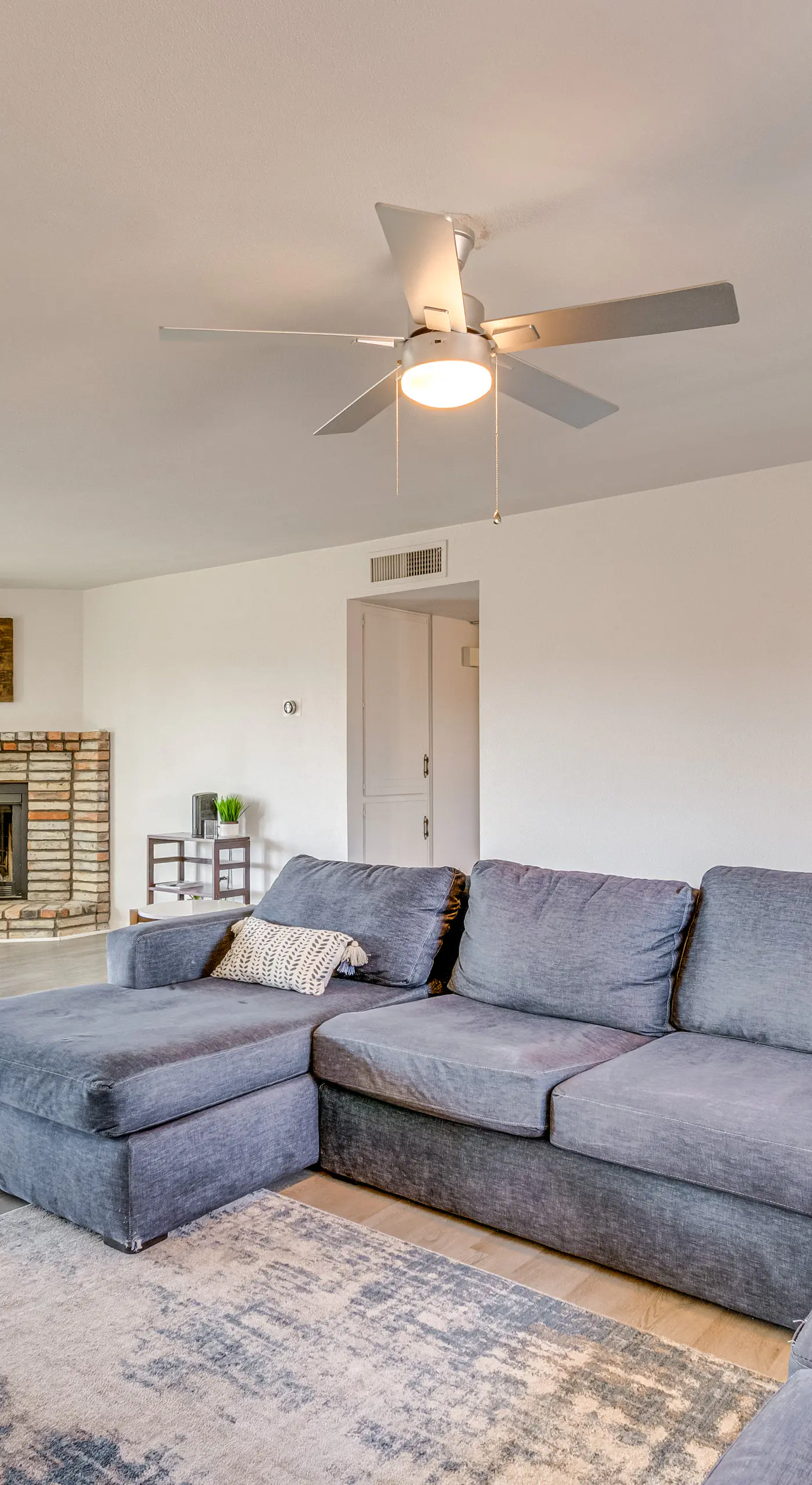2 Mi to Lake Havasu: Pet-Friendly Home