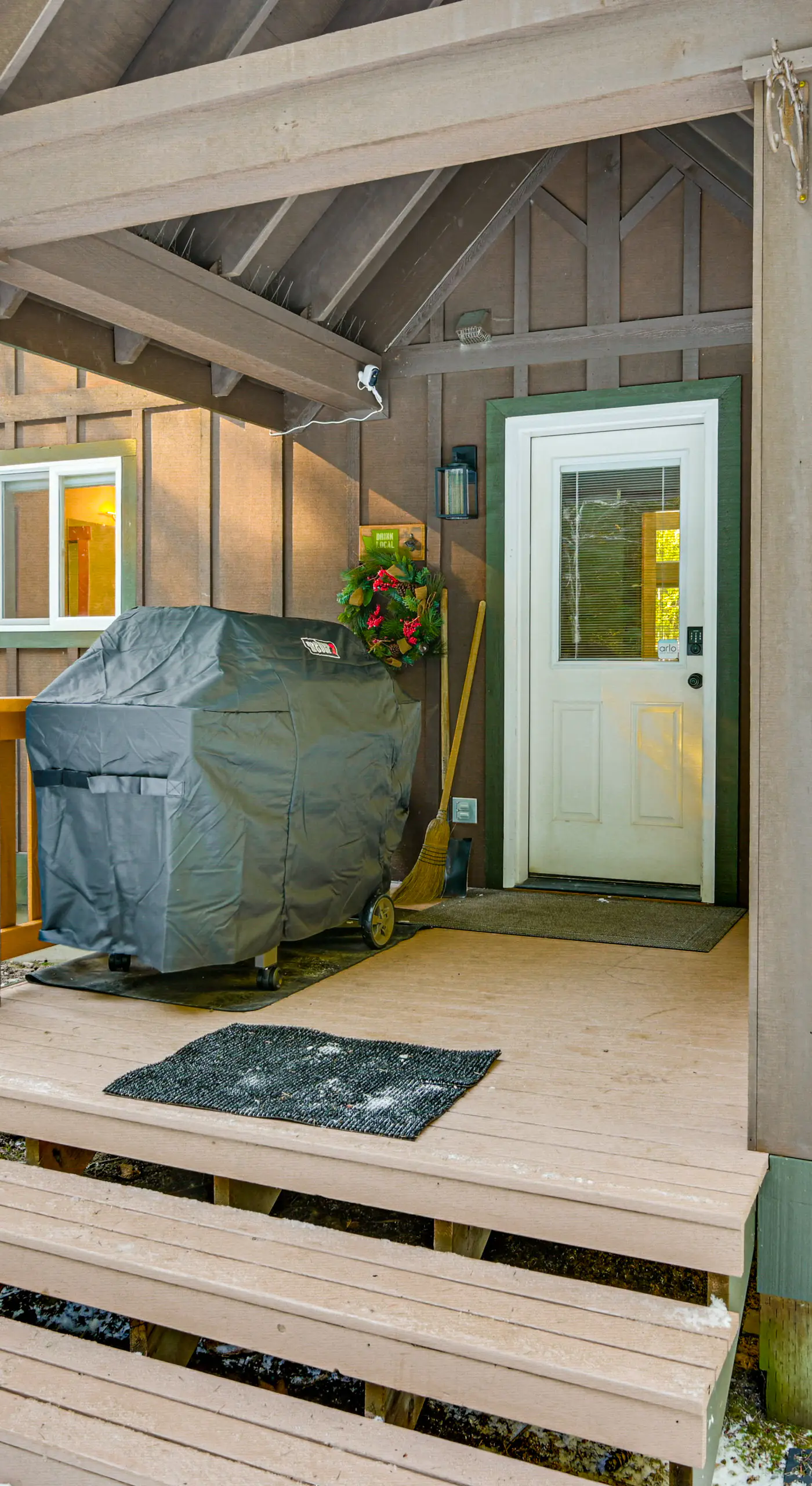 Deck, Hot Tub & Fire Pit: Mtn-View Packwood Cabin