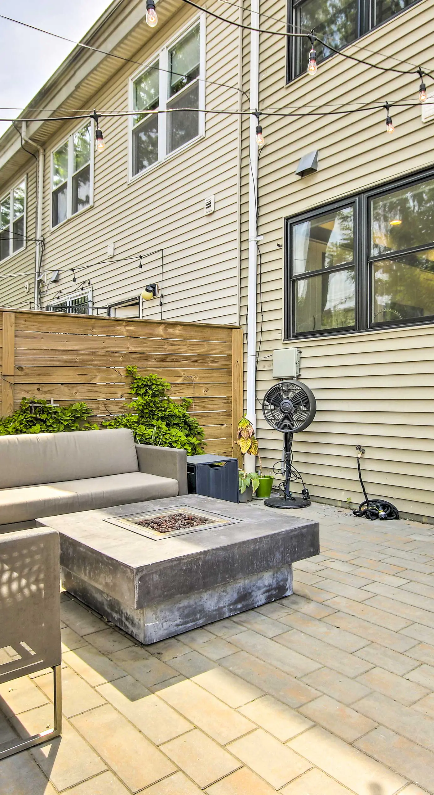 2 Mi to National Mall: Modern DC Retreat w/ Patio