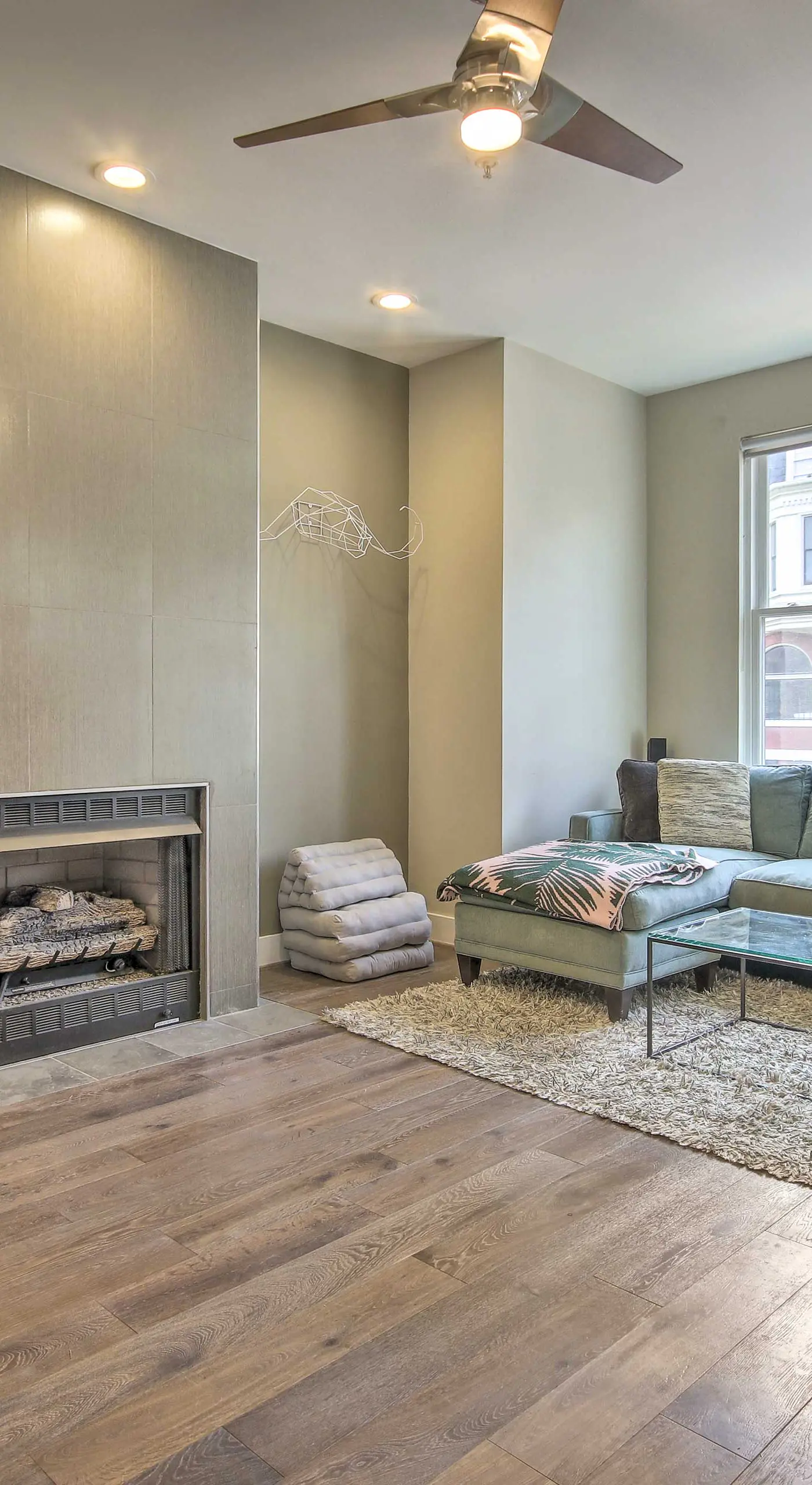 2 Mi to National Mall: Modern DC Retreat w/ Patio
