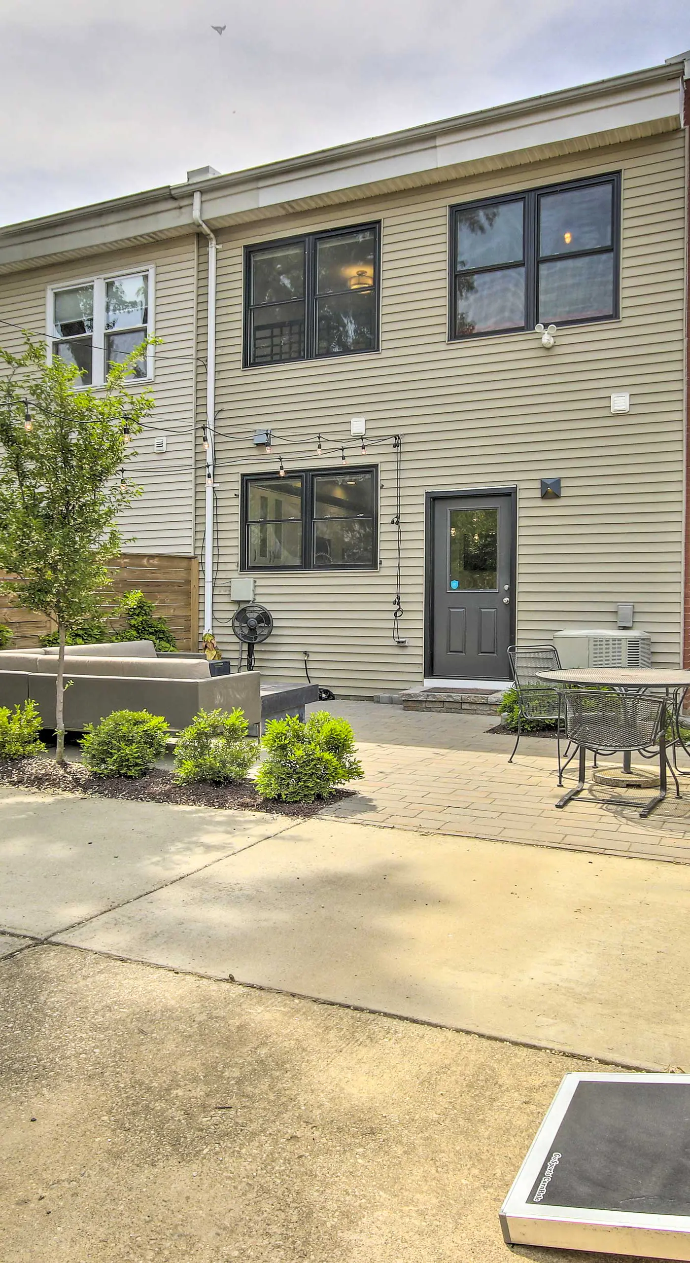 2 Mi to National Mall: Modern DC Retreat w/ Patio