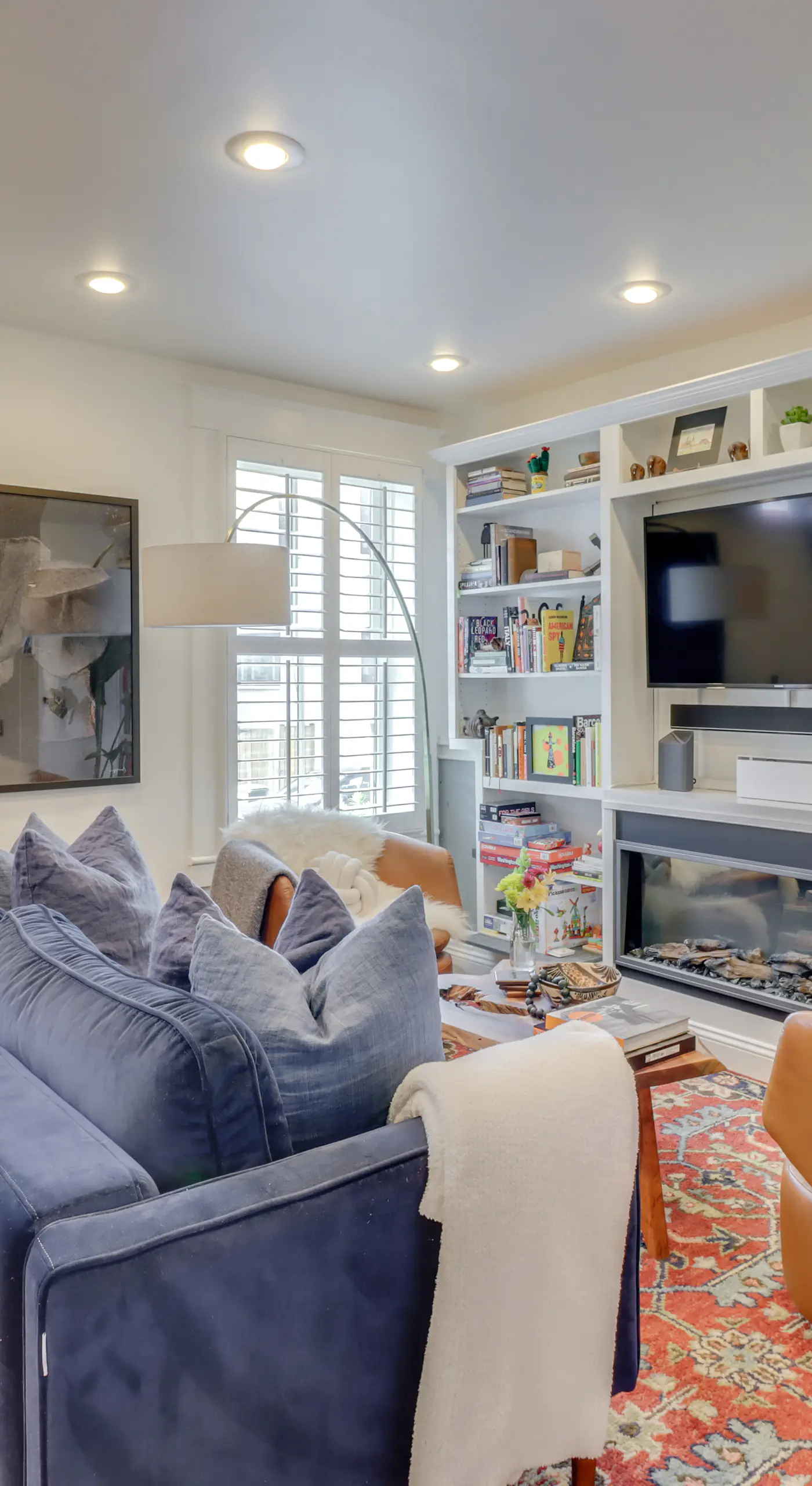 2 Mi to National Mall: Stunning Townhome w/ Patio!