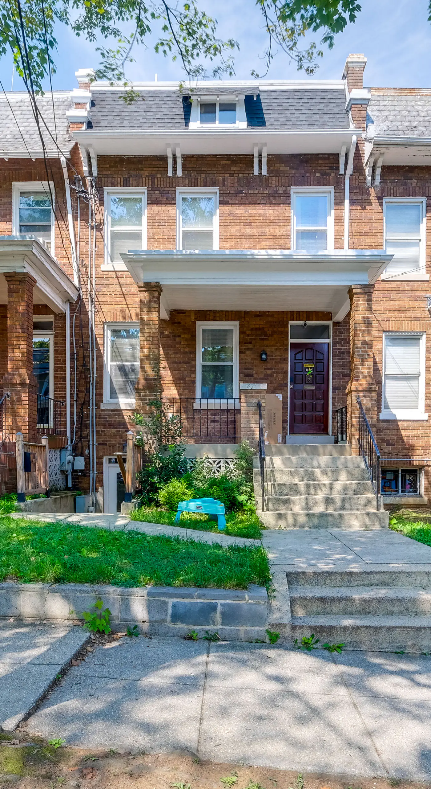1/2 Mi to Metrobus Stop! Walkable Petworth Duplex