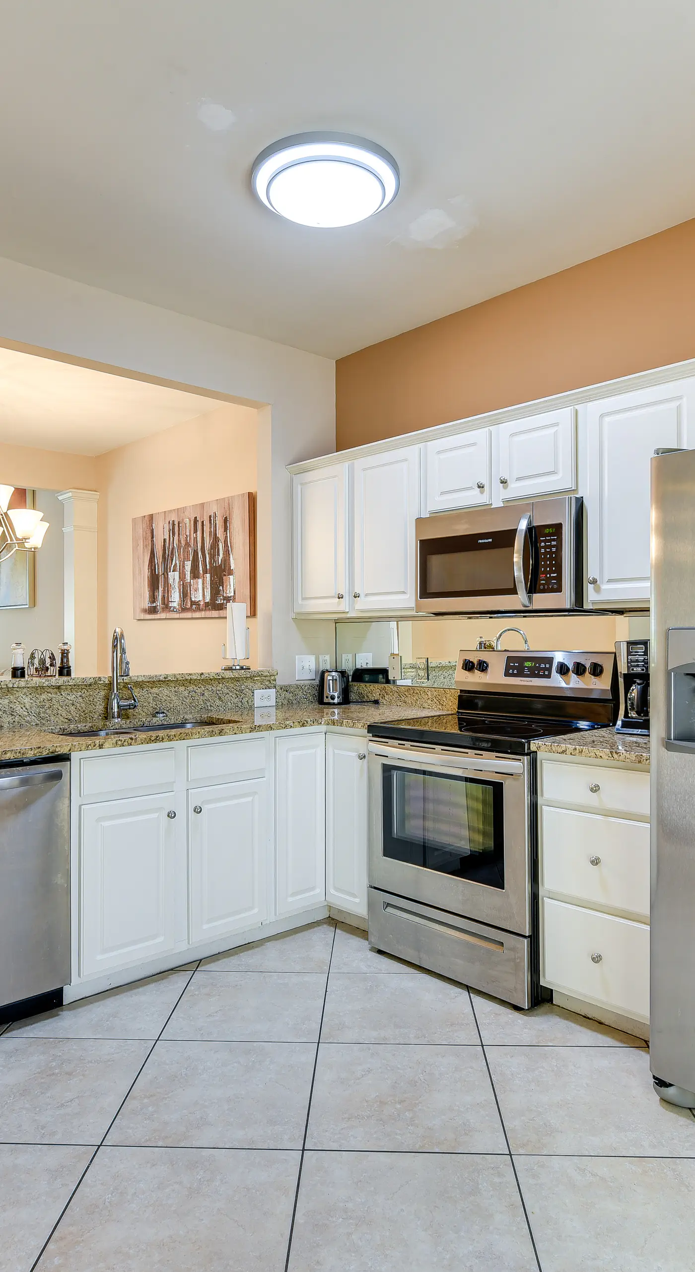 Charlotte Townhome w/ Deck: 18 Mi to Downtown!
