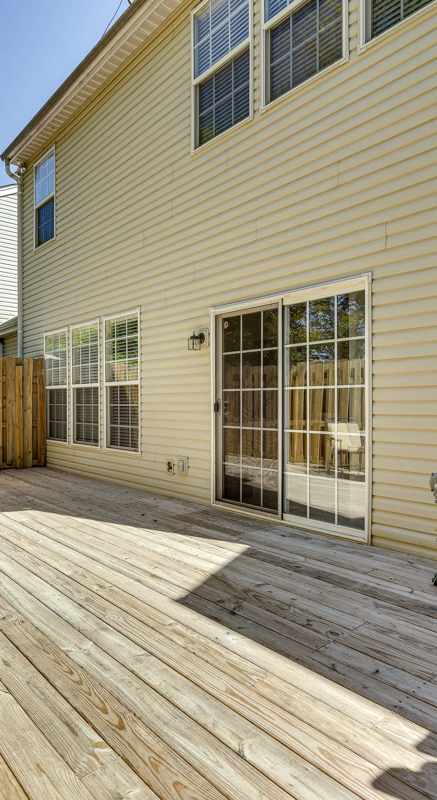 Charlotte Townhome w/ Deck: 18 Mi to Downtown!