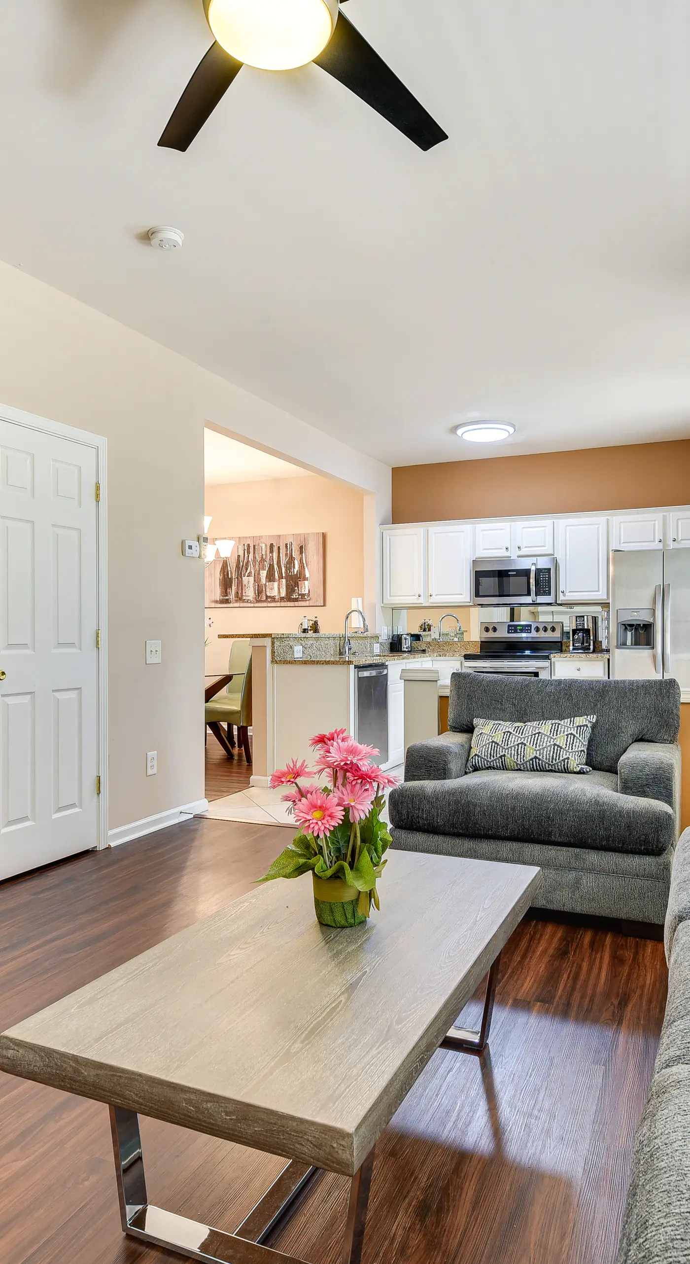Charlotte Townhome w/ Deck: 18 Mi to Downtown!