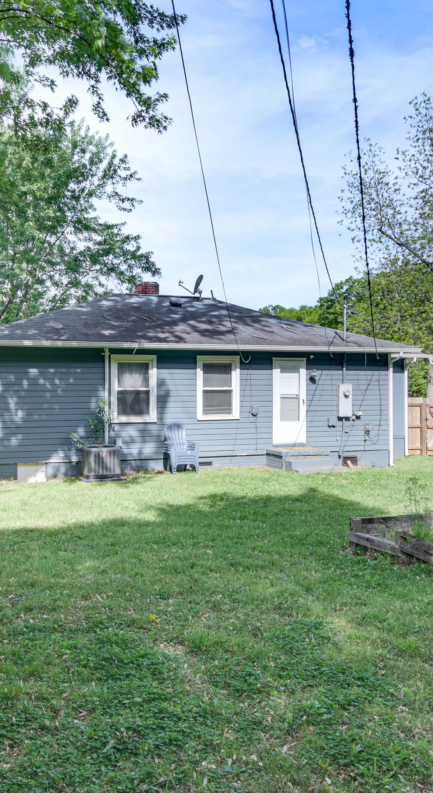 < 2 Mi to Uptown Charlotte: Home w/ Large Yard!