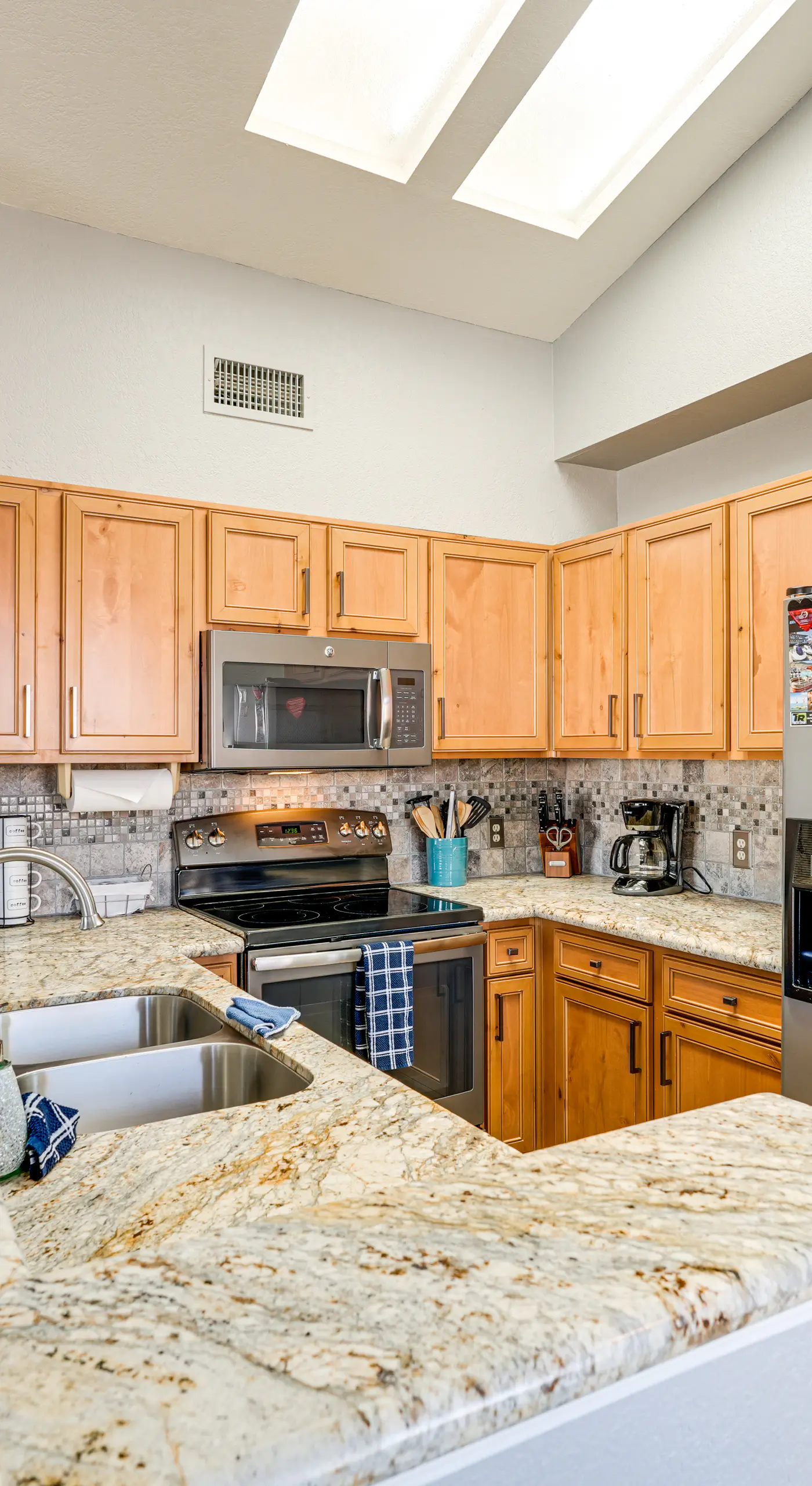 Walk to Rotary Park: Lake Havasu City Condo