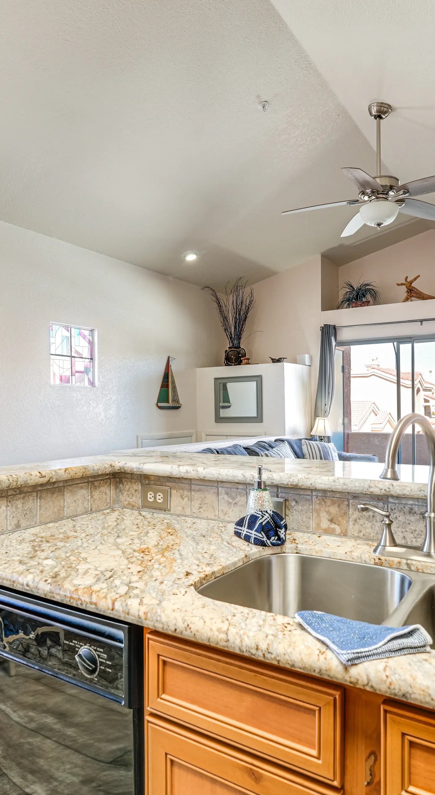 Walk to Rotary Park: Lake Havasu City Condo