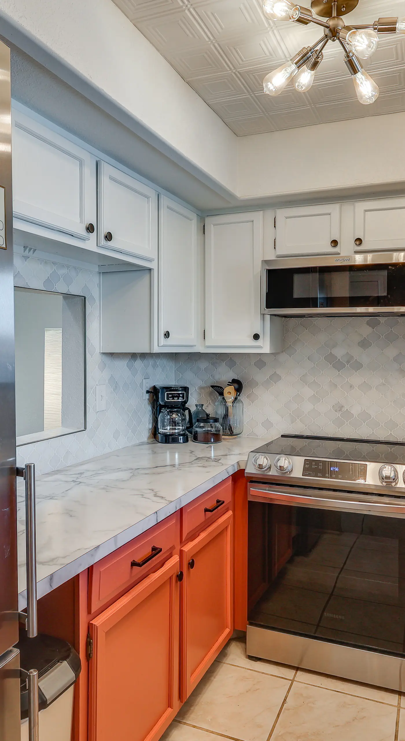 < 2 Mi to London Bridge: Chic Condo w/ Pool Access