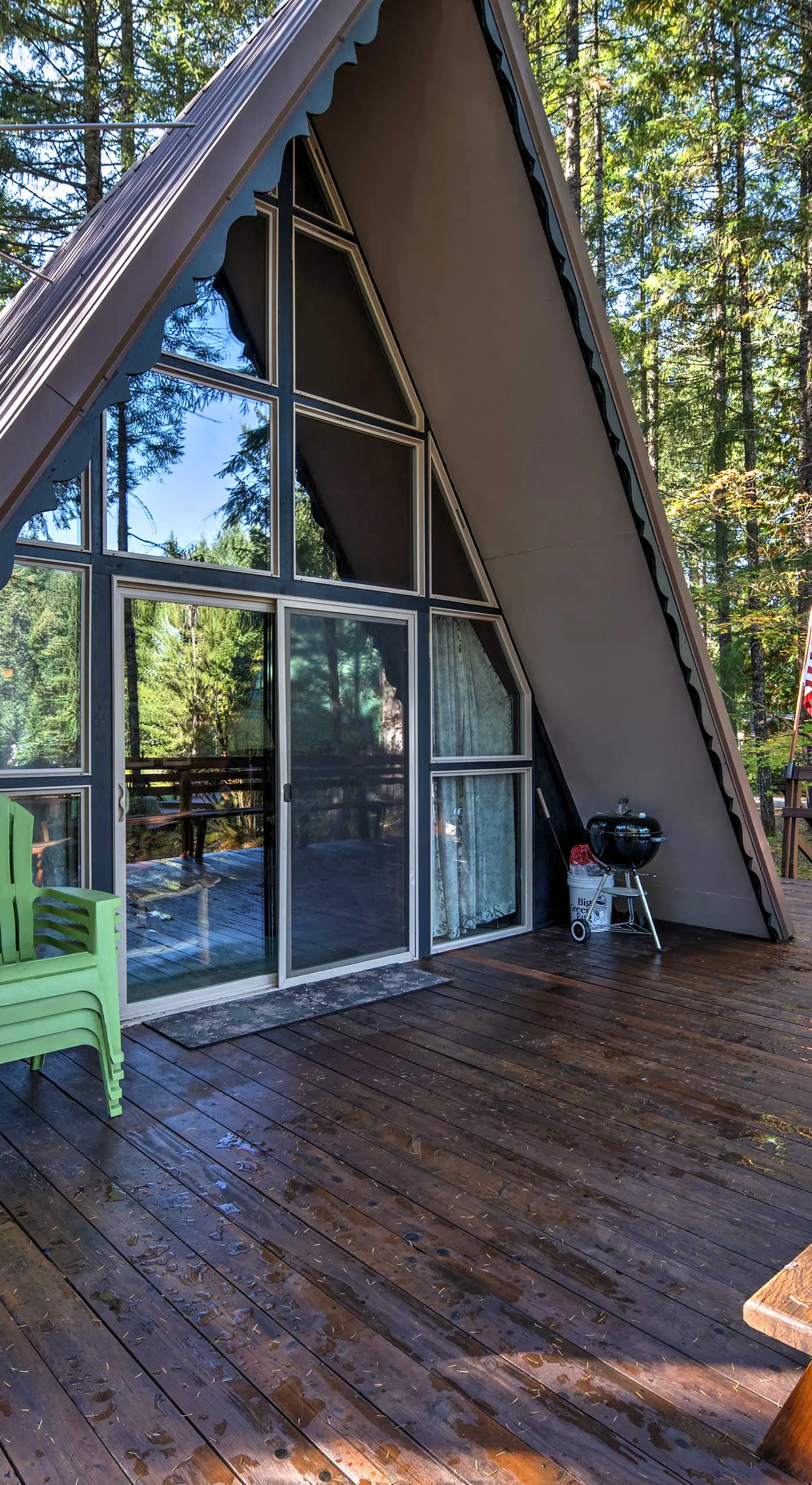 Serene Washington Escape w/ Deck & Mountain Views!