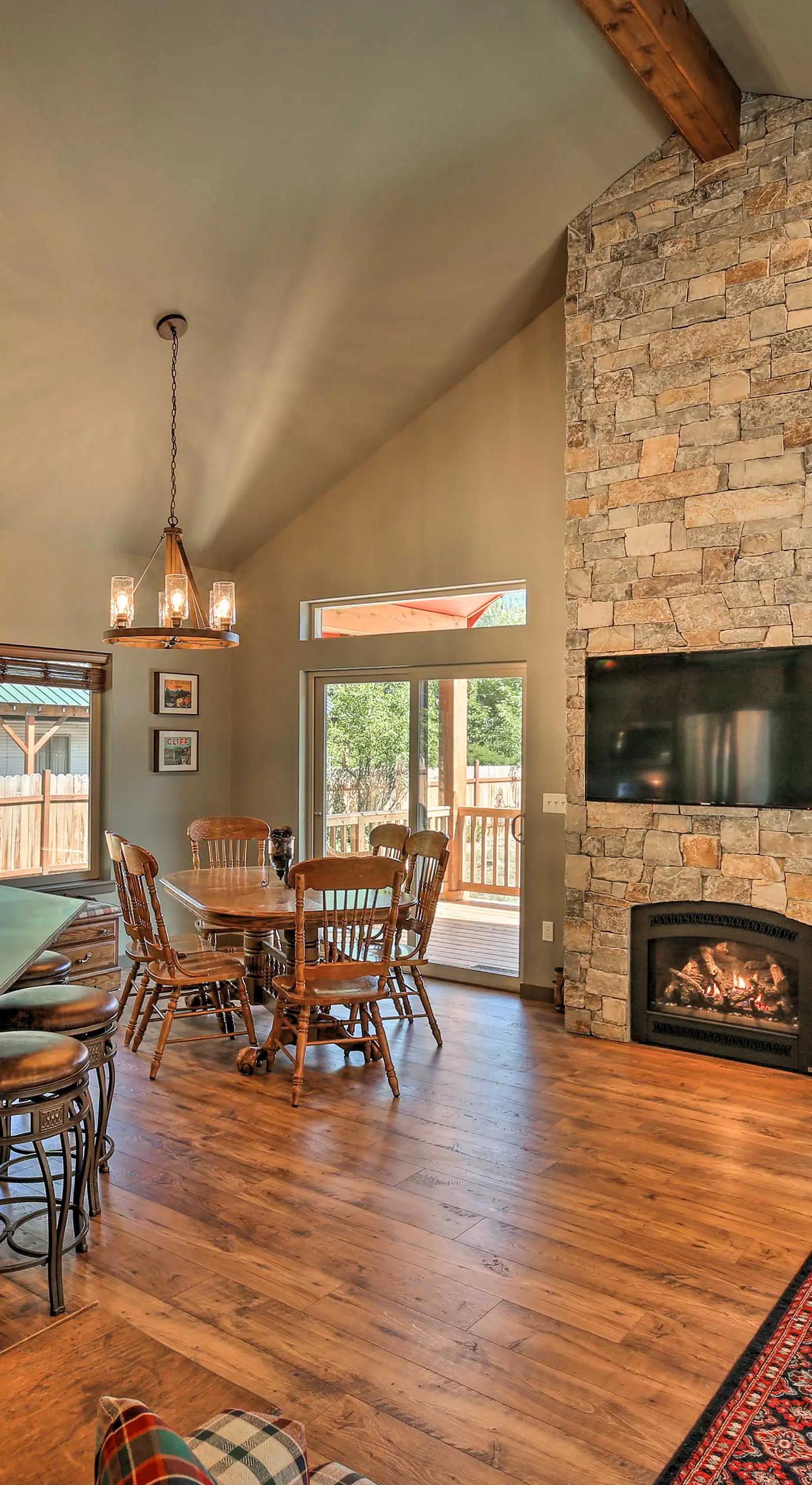 Rustic Cabin Near Mt Rainier: Fire Pit & BBQ!