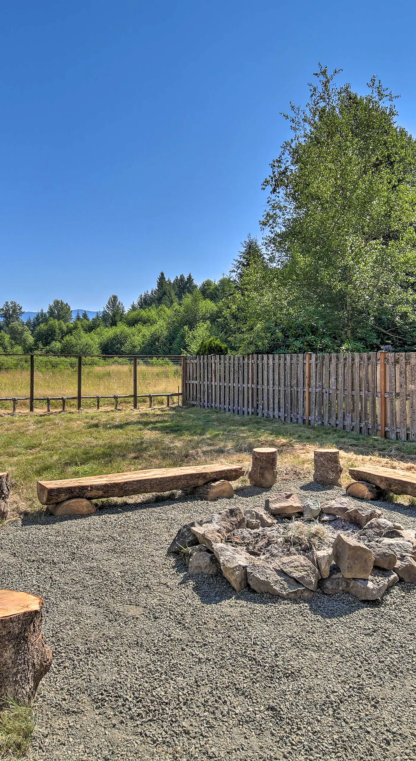 Rustic Cabin Near Mt Rainier: Fire Pit & BBQ!