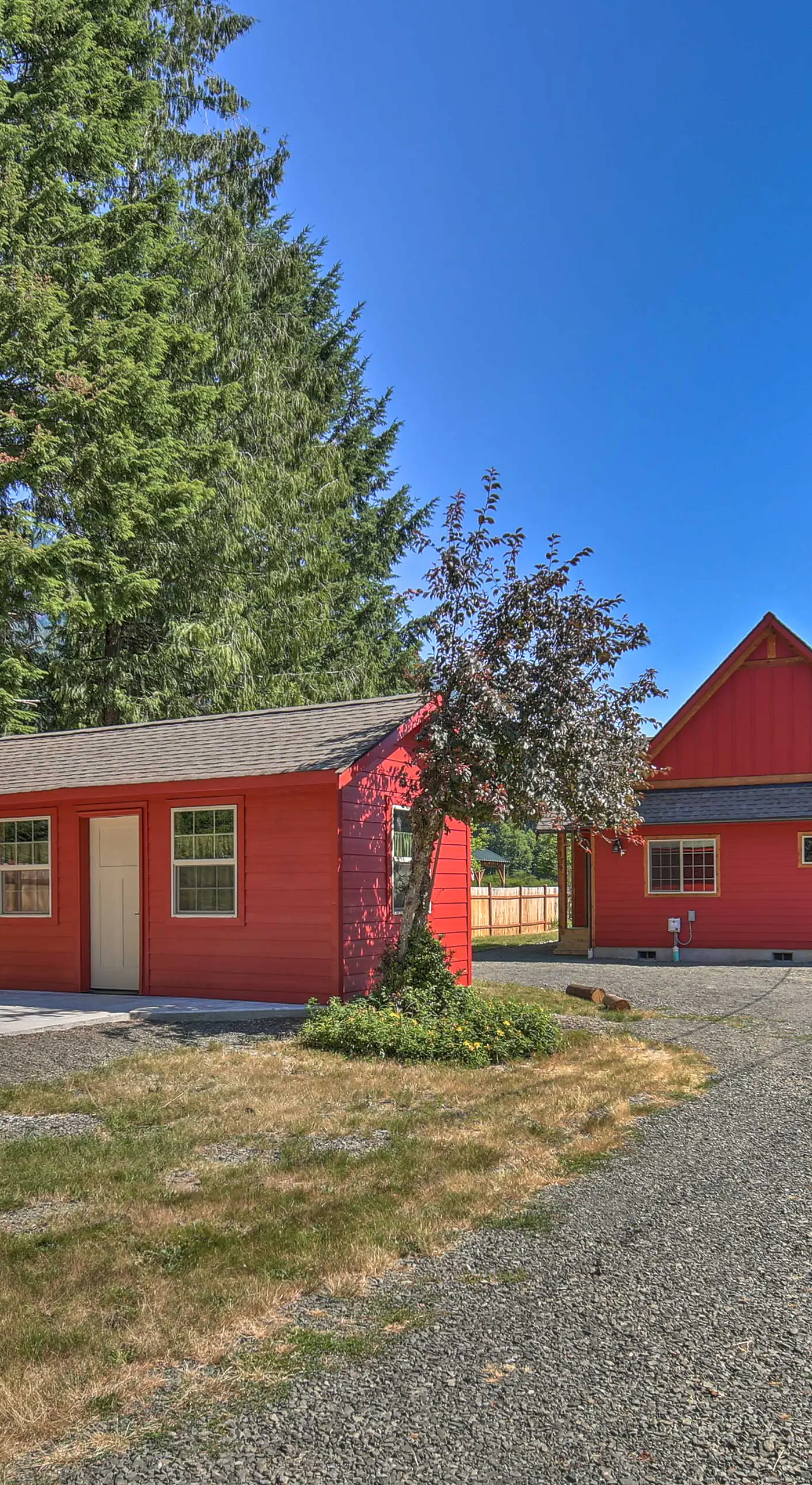 Rustic Cabin Near Mt Rainier: Fire Pit & BBQ!