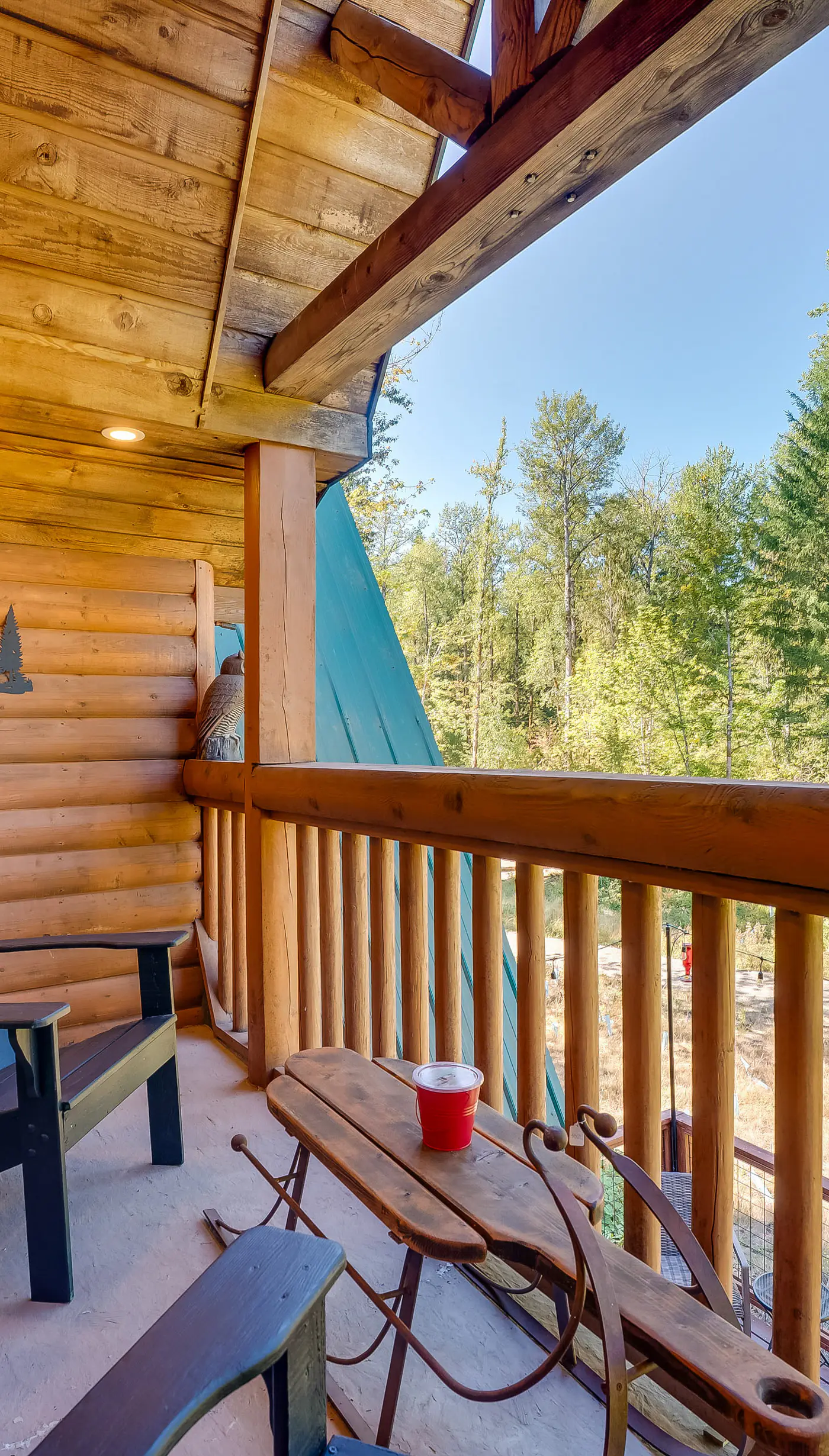 Spacious Packwood Cabin w/ Hot Tub - Near River