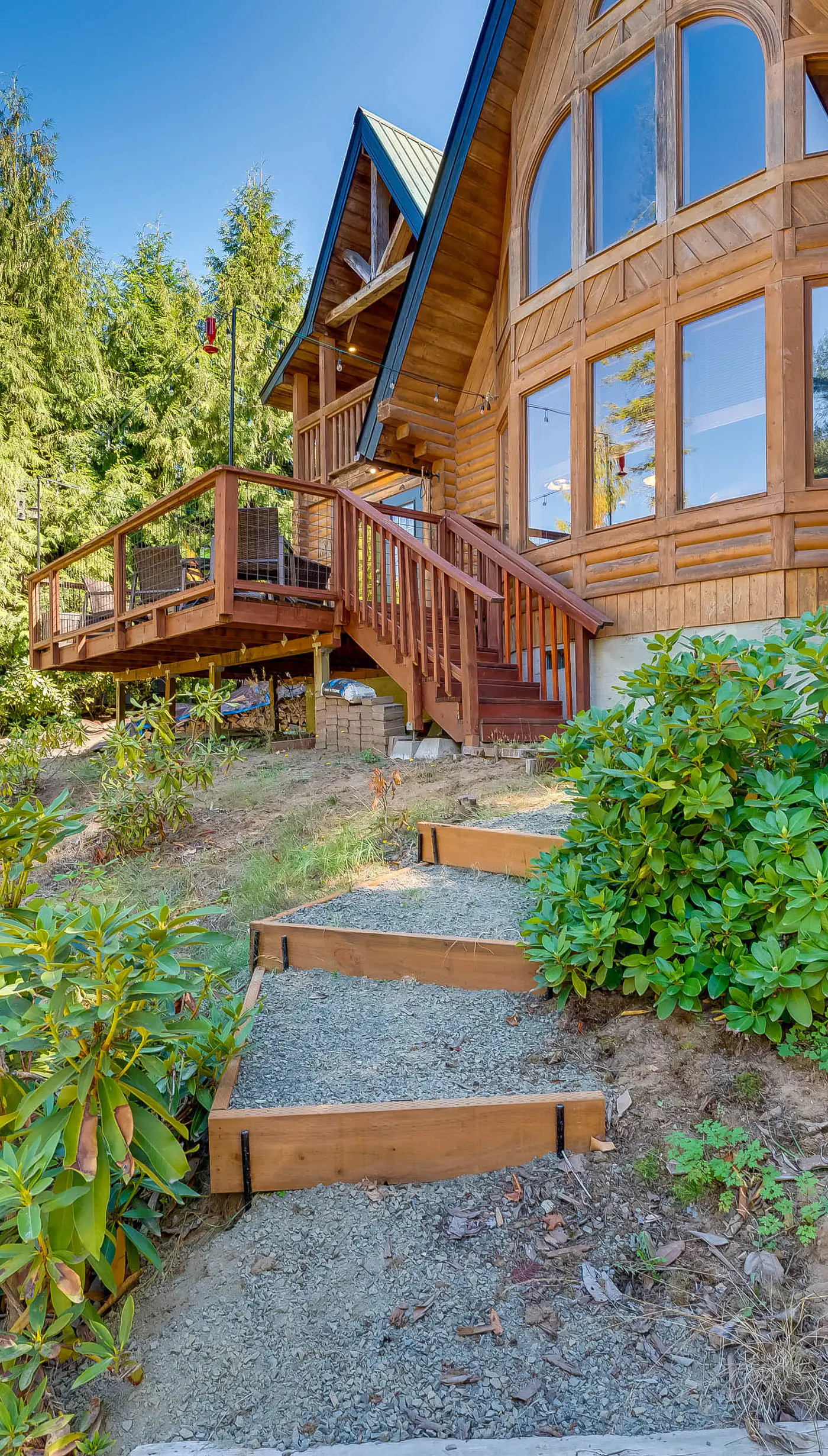 Spacious Packwood Cabin w/ Hot Tub - Near River