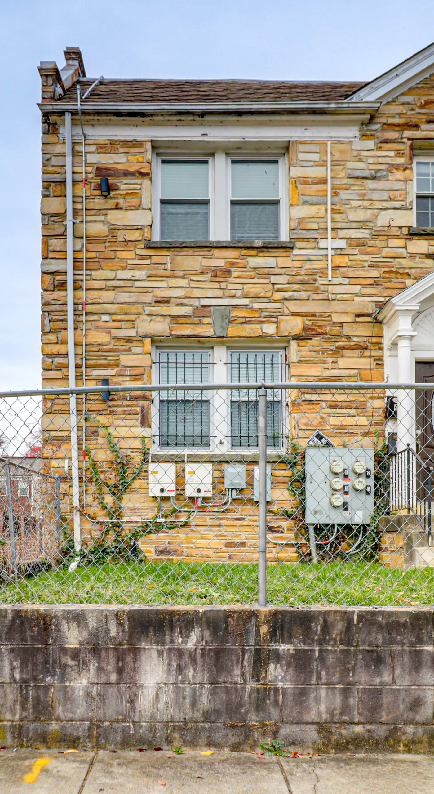 3 Mi to National Mall: DC Apt w/ Fenced Yard