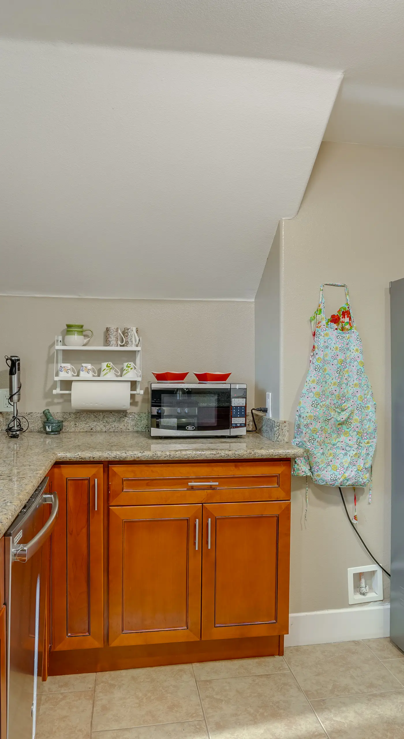 5 Mi to Jack London Square: Apt w/ Shared Yard