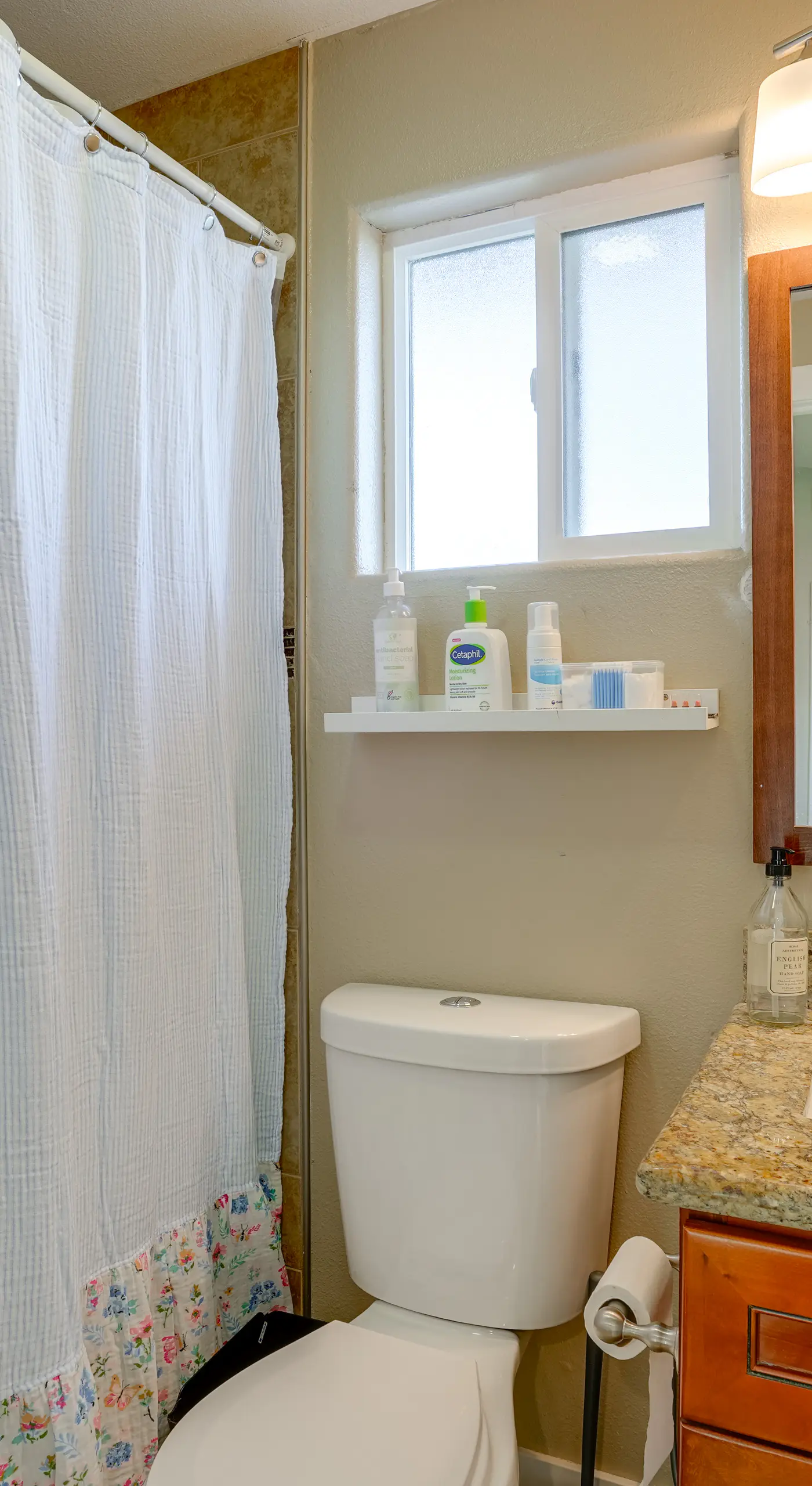 5 Mi to Jack London Square: Apt w/ Shared Yard