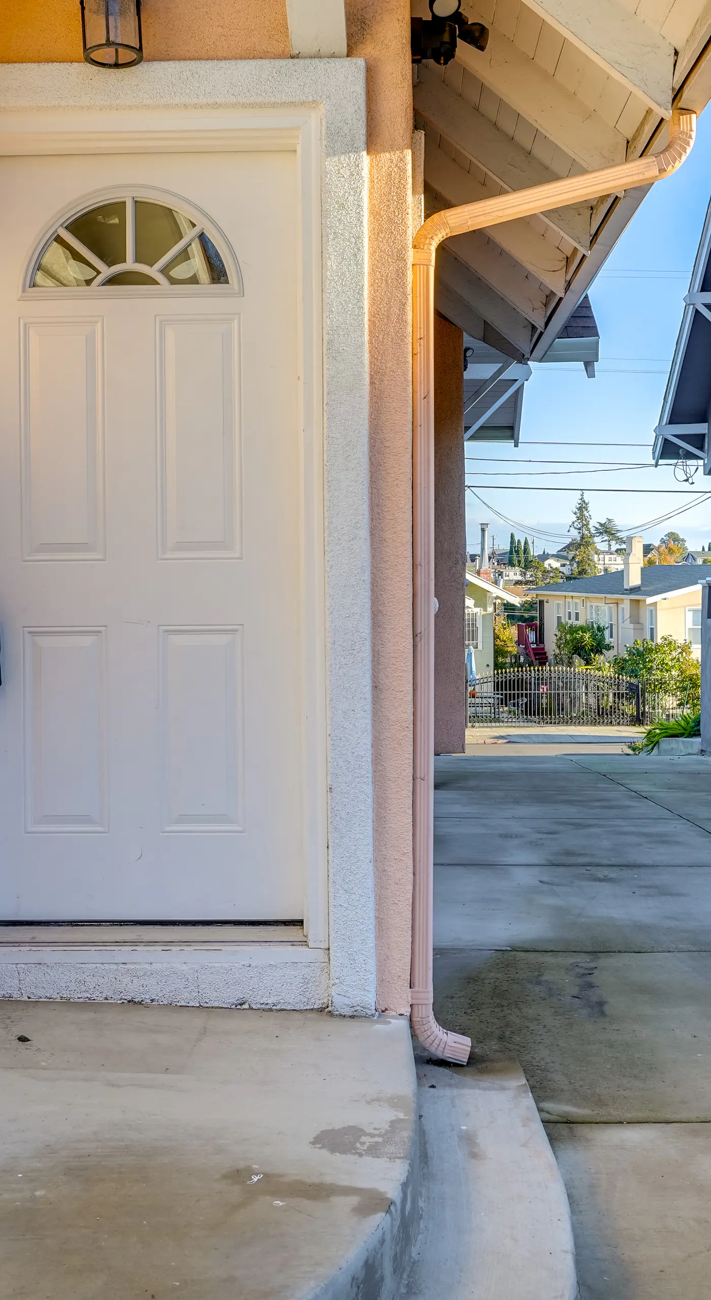 5 Mi to Jack London Square: Apt w/ Shared Yard