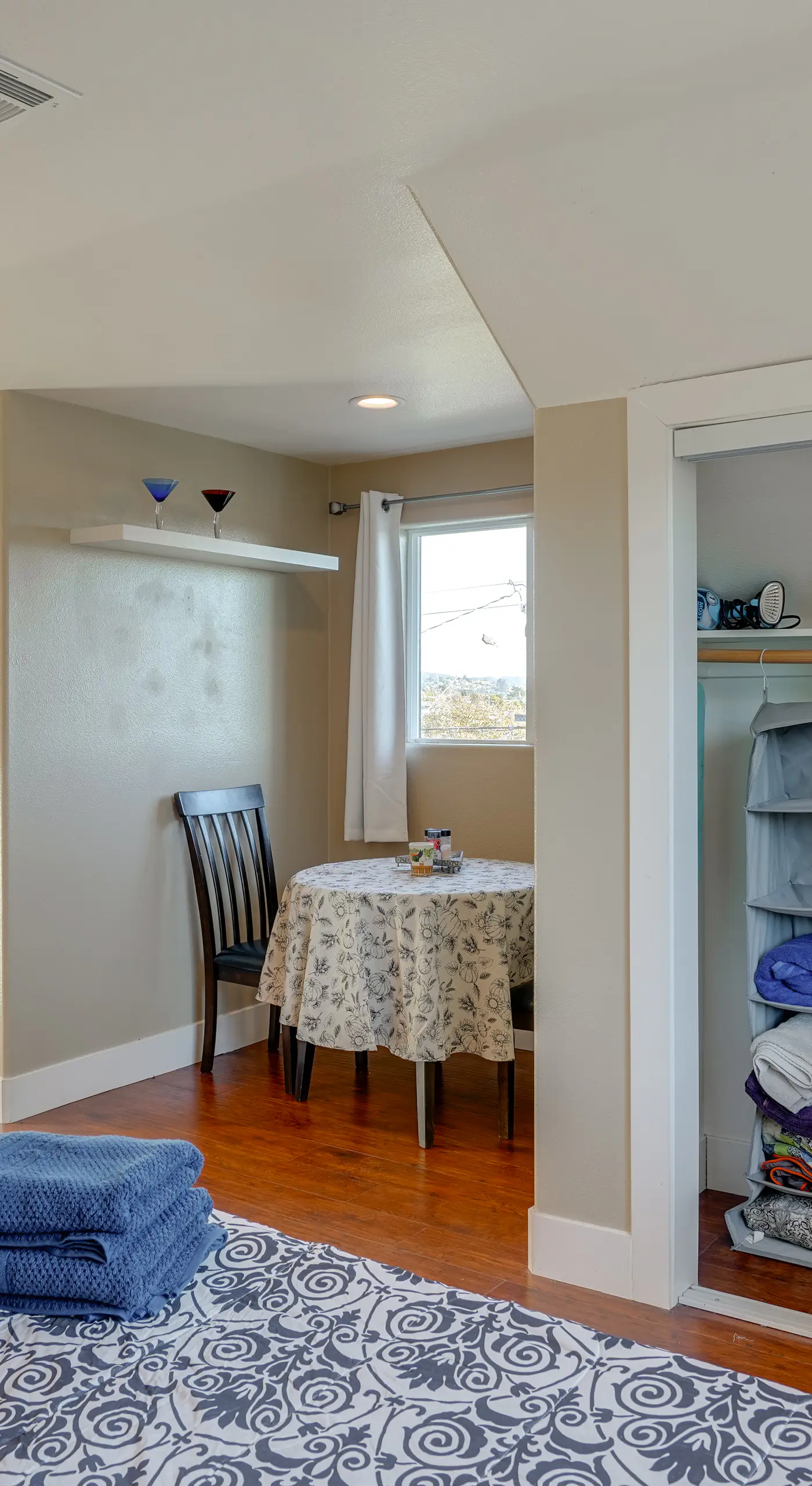 5 Mi to Jack London Square: Apt w/ Shared Yard