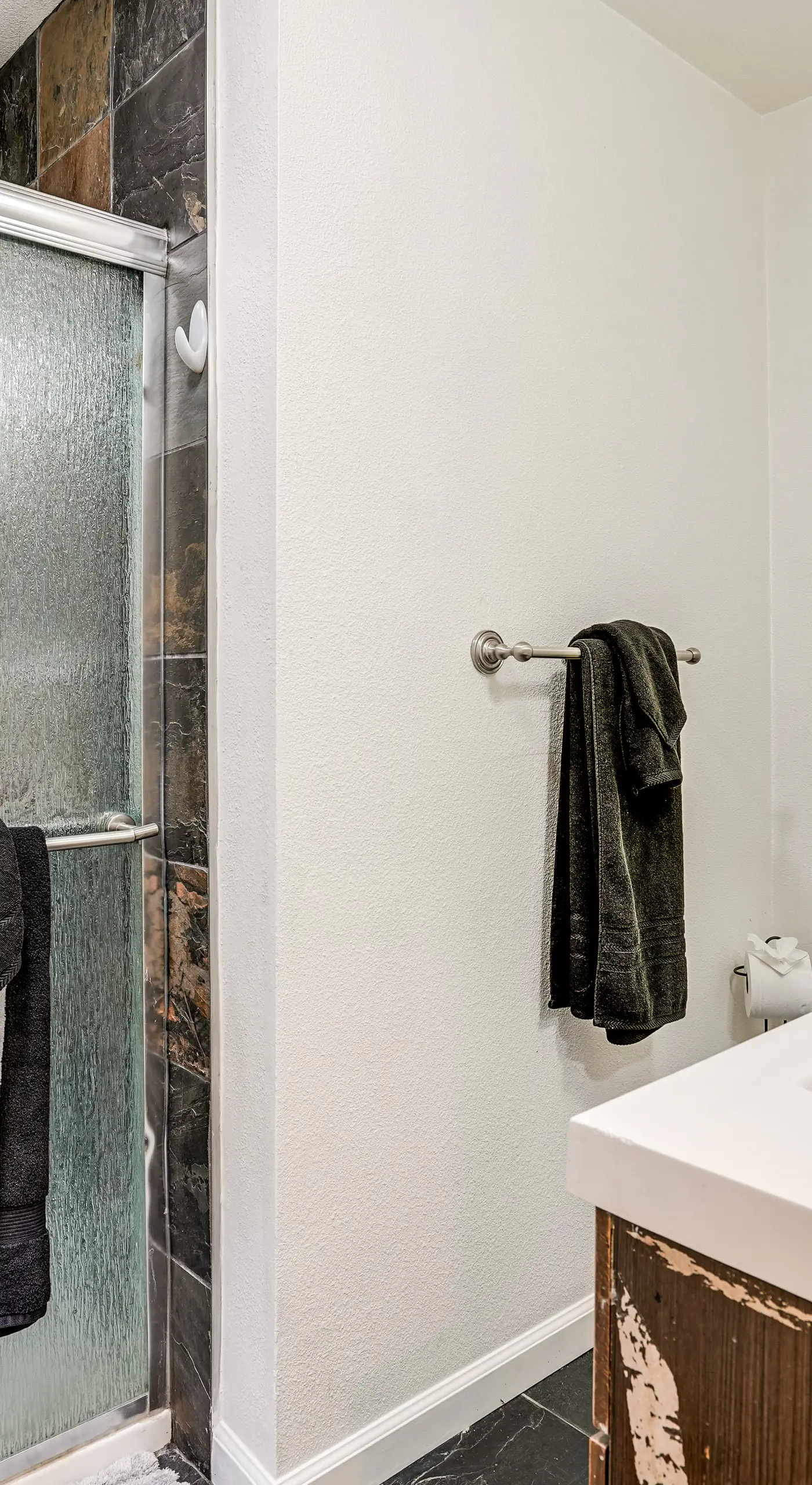 Spacious & Central! Pet-Friendly Emeryville Home