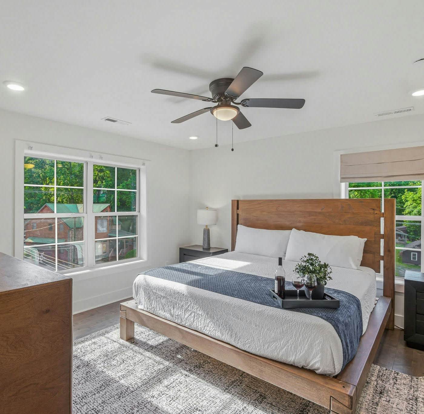 Relaxing Smoky Edge Condo Near Downtown・Sleeps 4