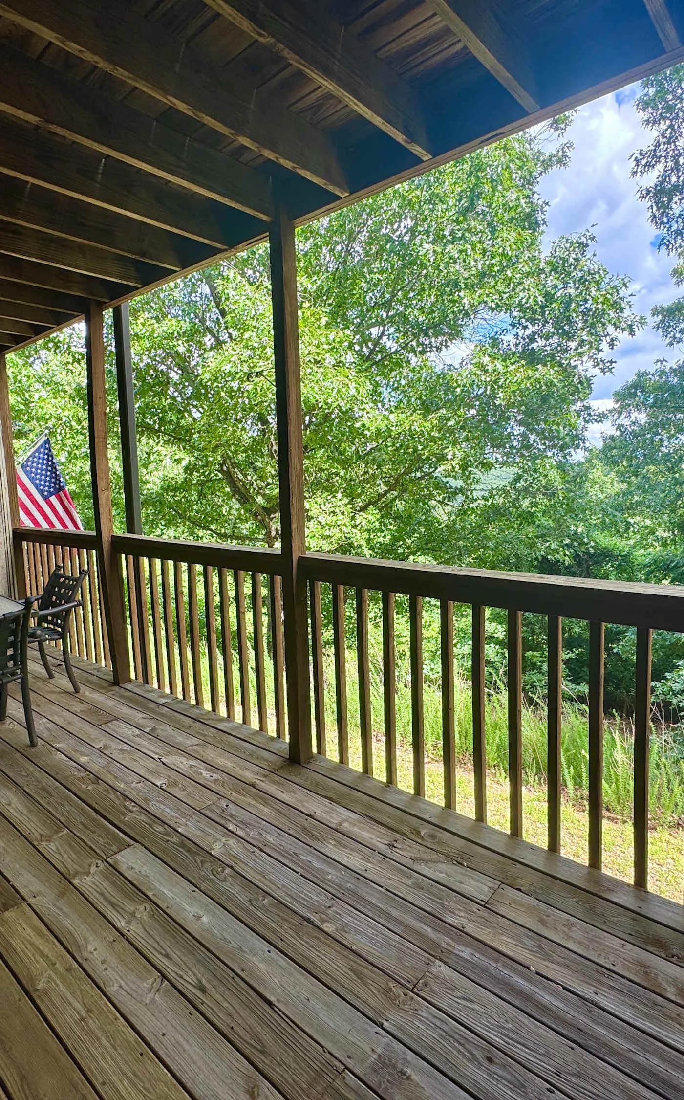Rustic 2BR Cabin - Wooded View - Seasonal Pool