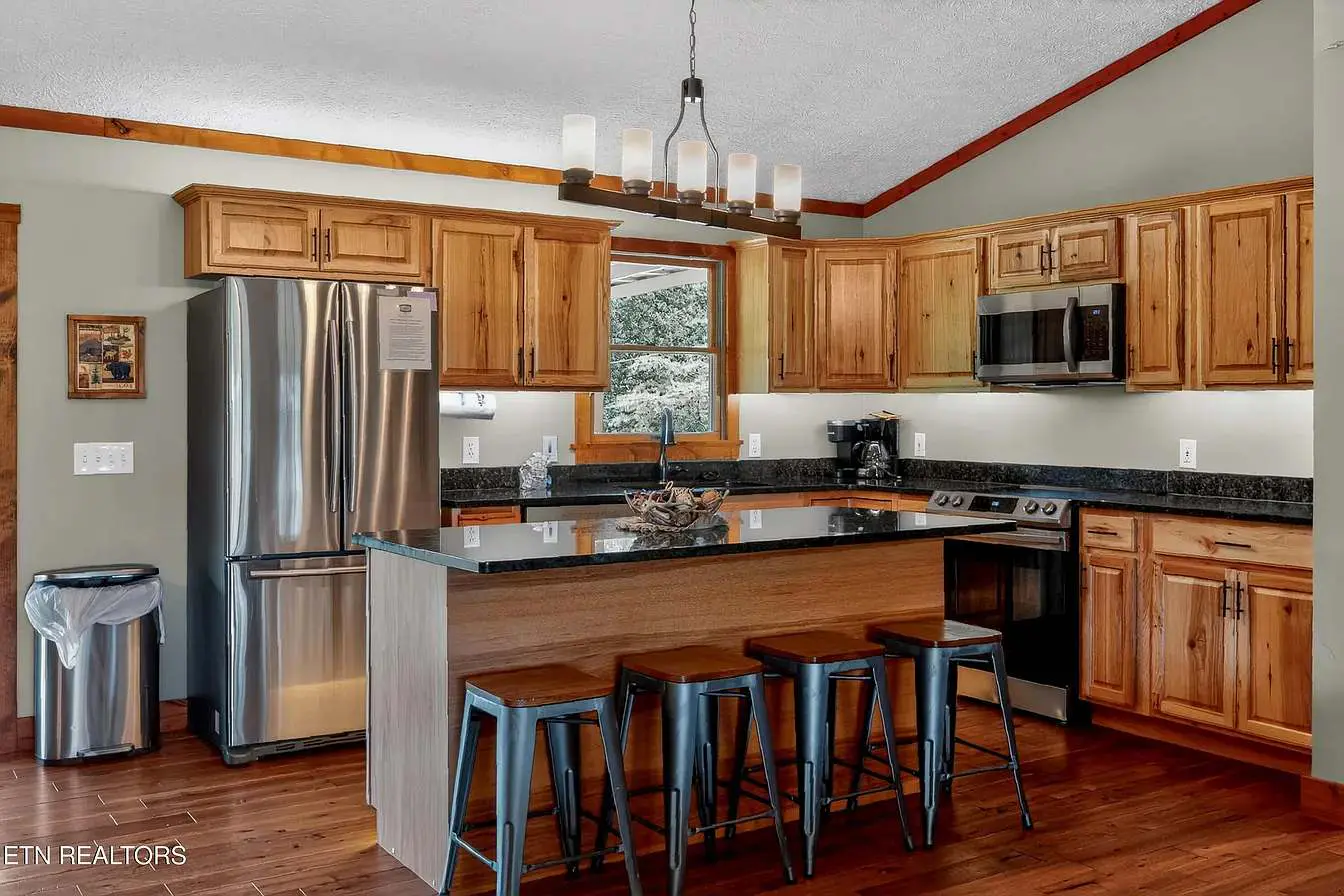 Pet Welcome Cabin, Hot Tub, Game Room, Near Dollywood