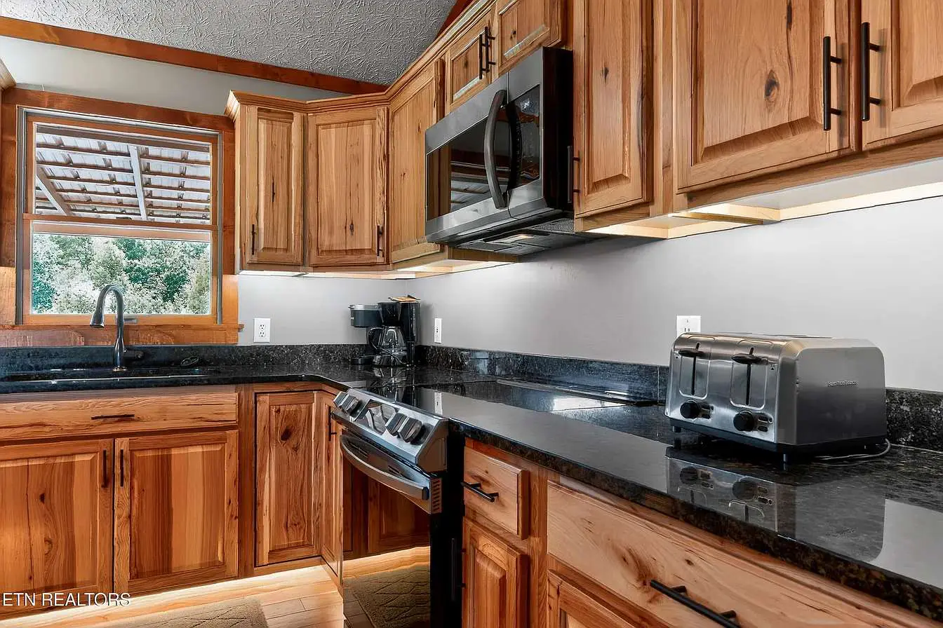 Pet Welcome Cabin, Hot Tub, Game Room, Near Dollywood