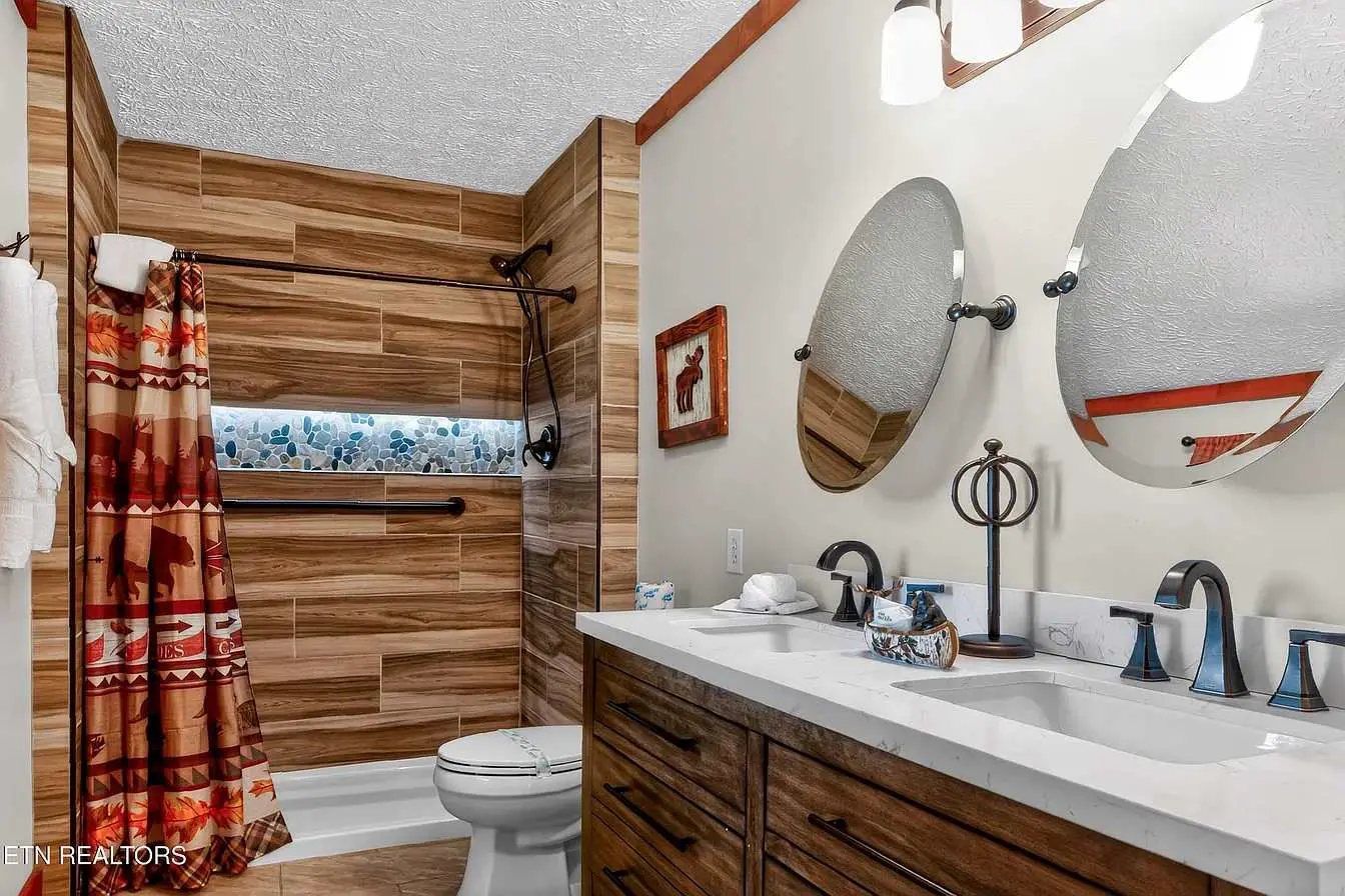 Pet Welcome Cabin, Hot Tub, Game Room, Near Dollywood