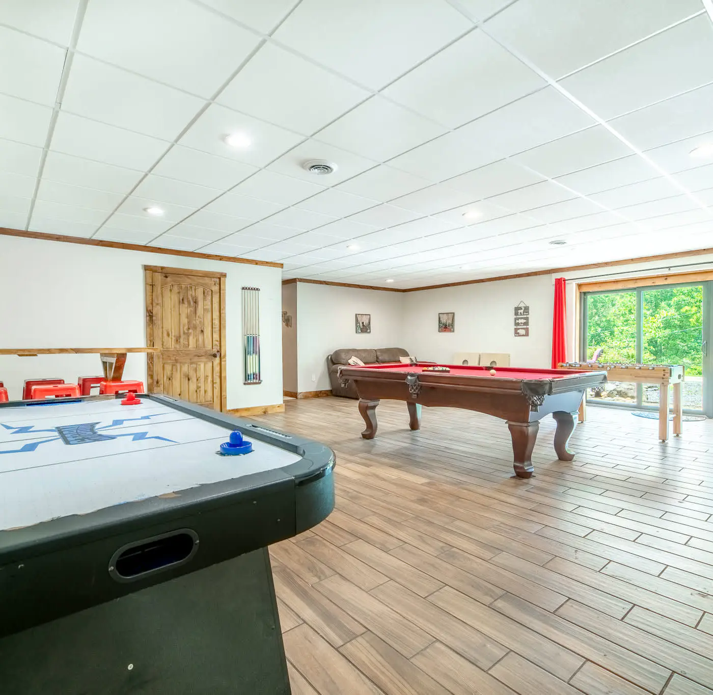 Pet Welcome Cabin, Hot Tub, Game Room, Near Dollywood