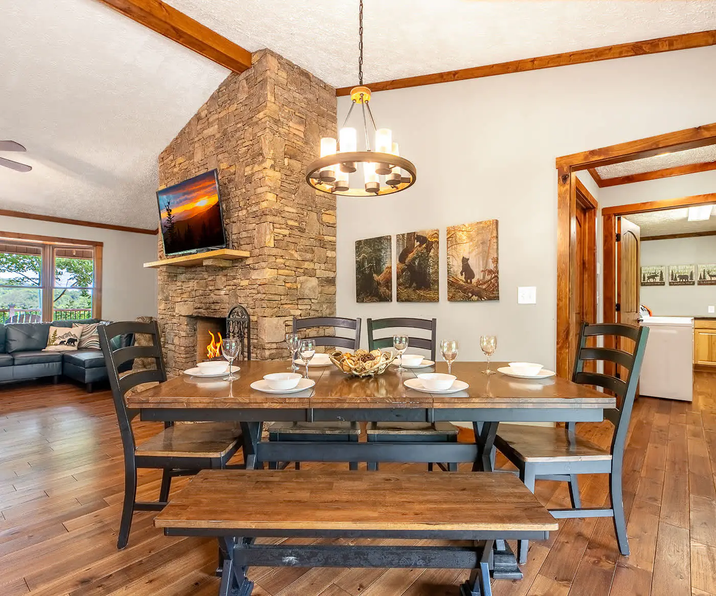 Pet Welcome Cabin, Hot Tub, Game Room, Near Dollywood