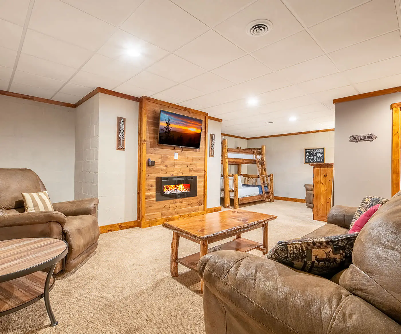 Pet Welcome Cabin, Hot Tub, Game Room, Near Dollywood