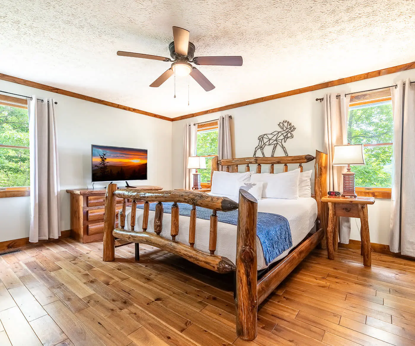 Pet Welcome Cabin, Hot Tub, Game Room, Near Dollywood