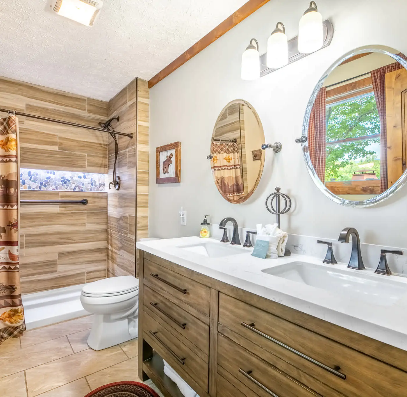 Pet Welcome Cabin, Hot Tub, Game Room, Near Dollywood