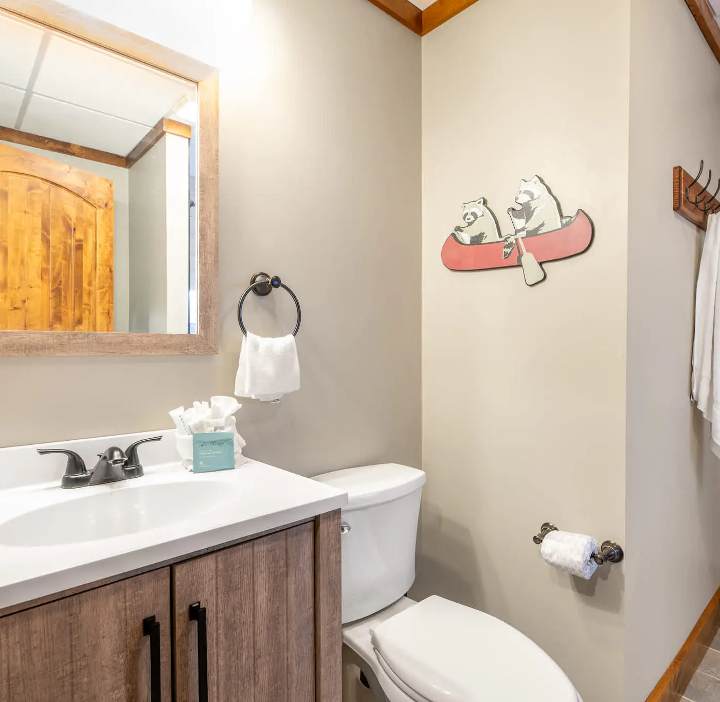 Pet Welcome Cabin, Hot Tub, Game Room, Near Dollywood