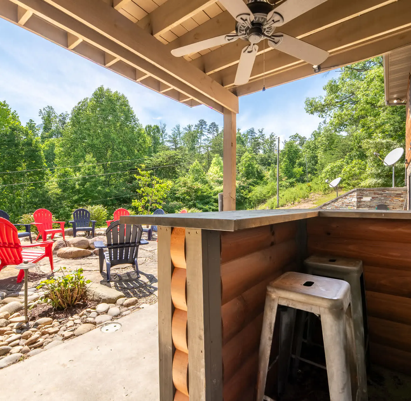 Pet Welcome Cabin, Hot Tub, Game Room, Near Dollywood