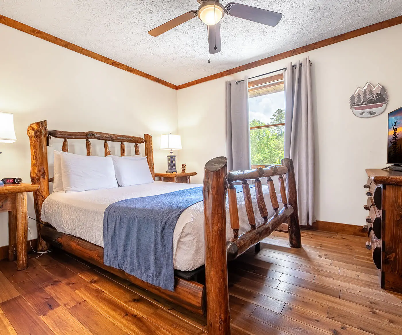 Pet Welcome Cabin, Hot Tub, Game Room, Near Dollywood